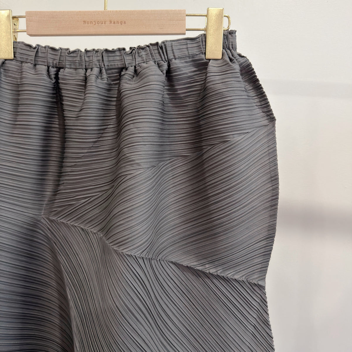 Pleated Draped Skirt (black ,gray)
