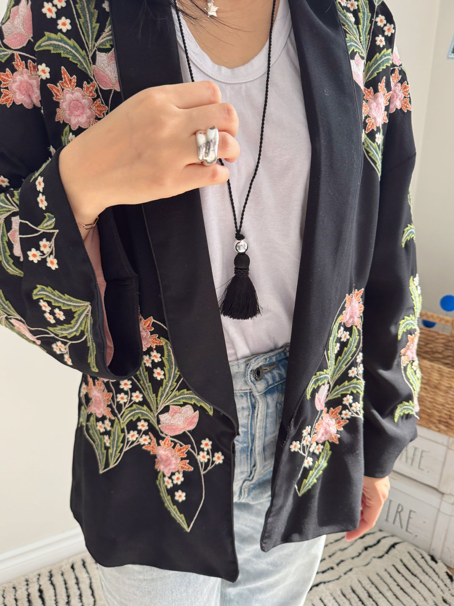 Long Tassel Necklace (black, white)