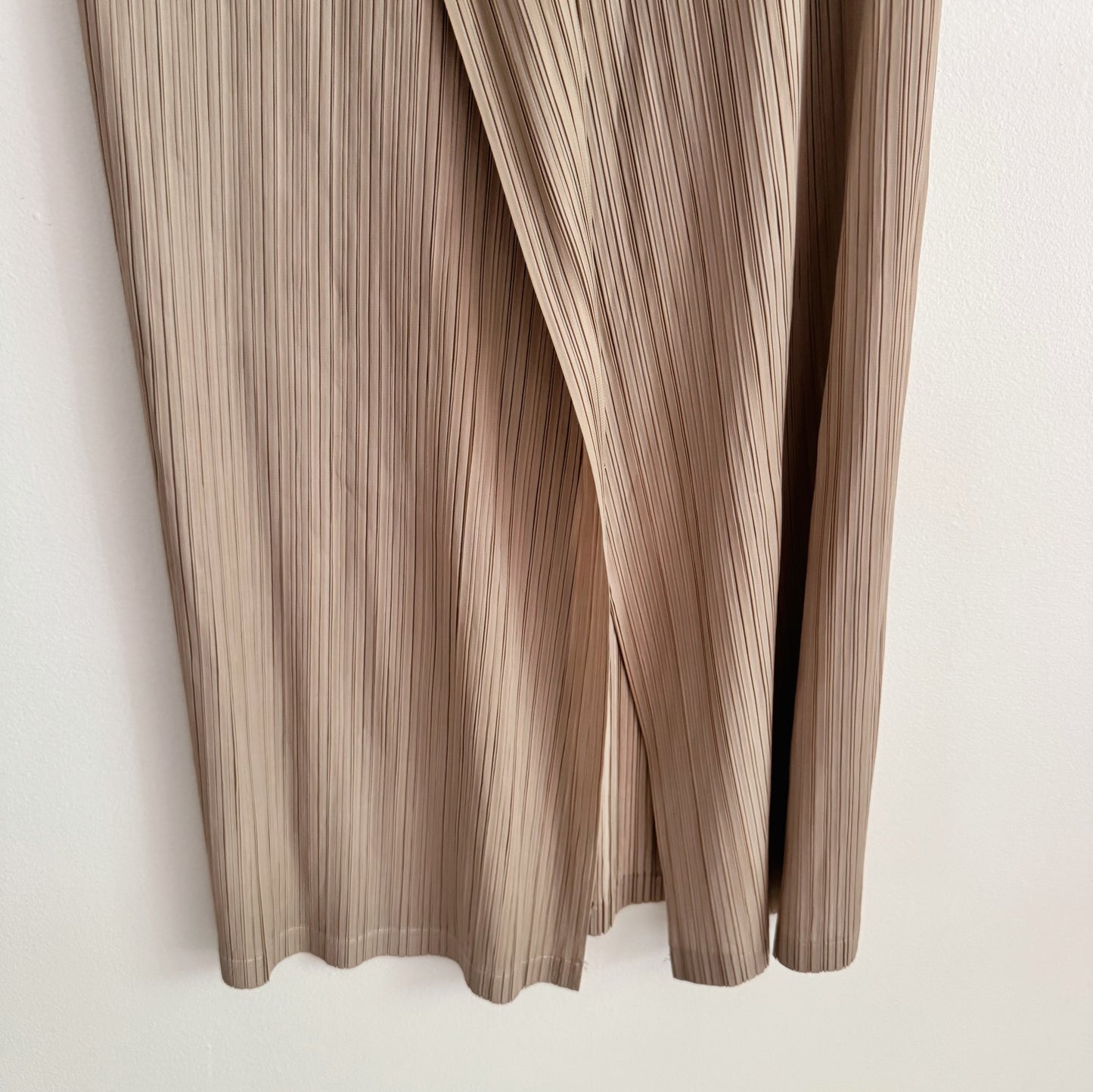 Pleated Wrap Layered Dress (brown, beige, black)