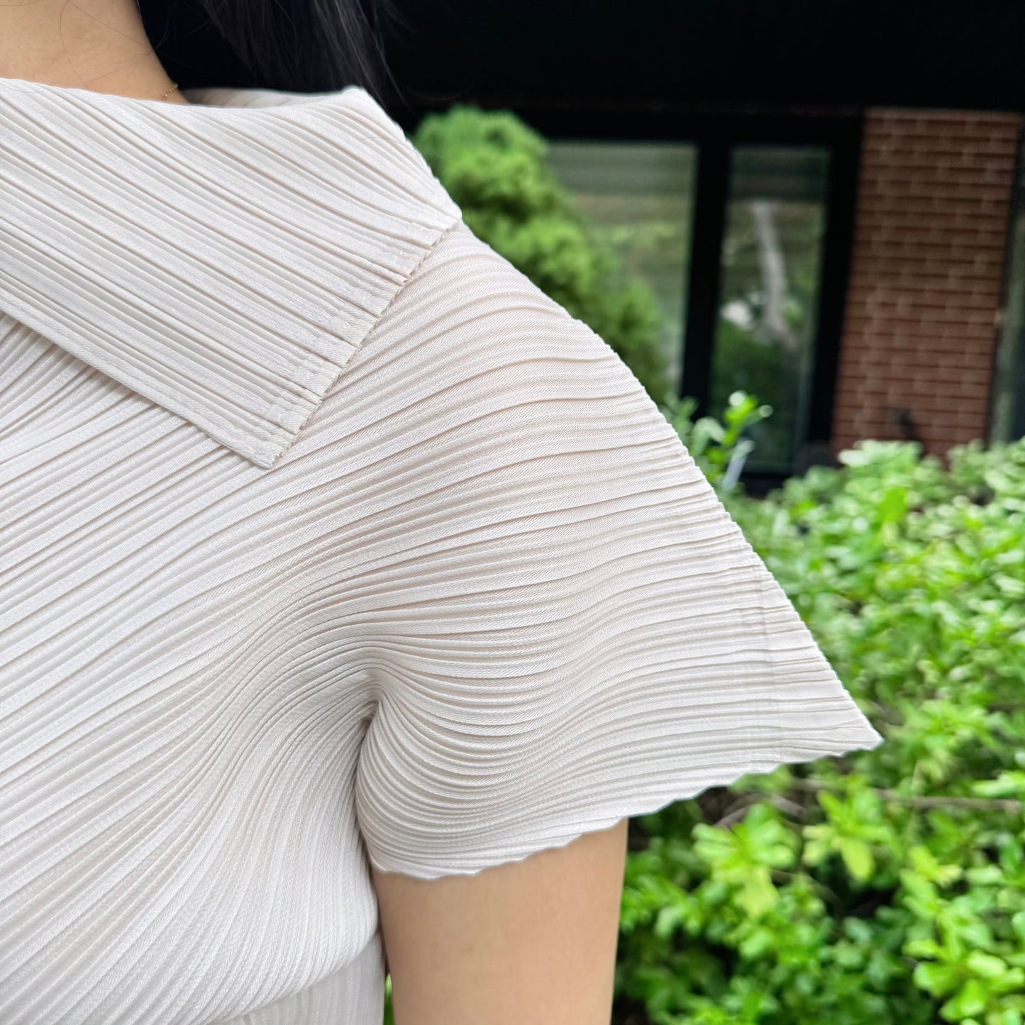 Modern Asymmetry Pleated Top (ivory, black)