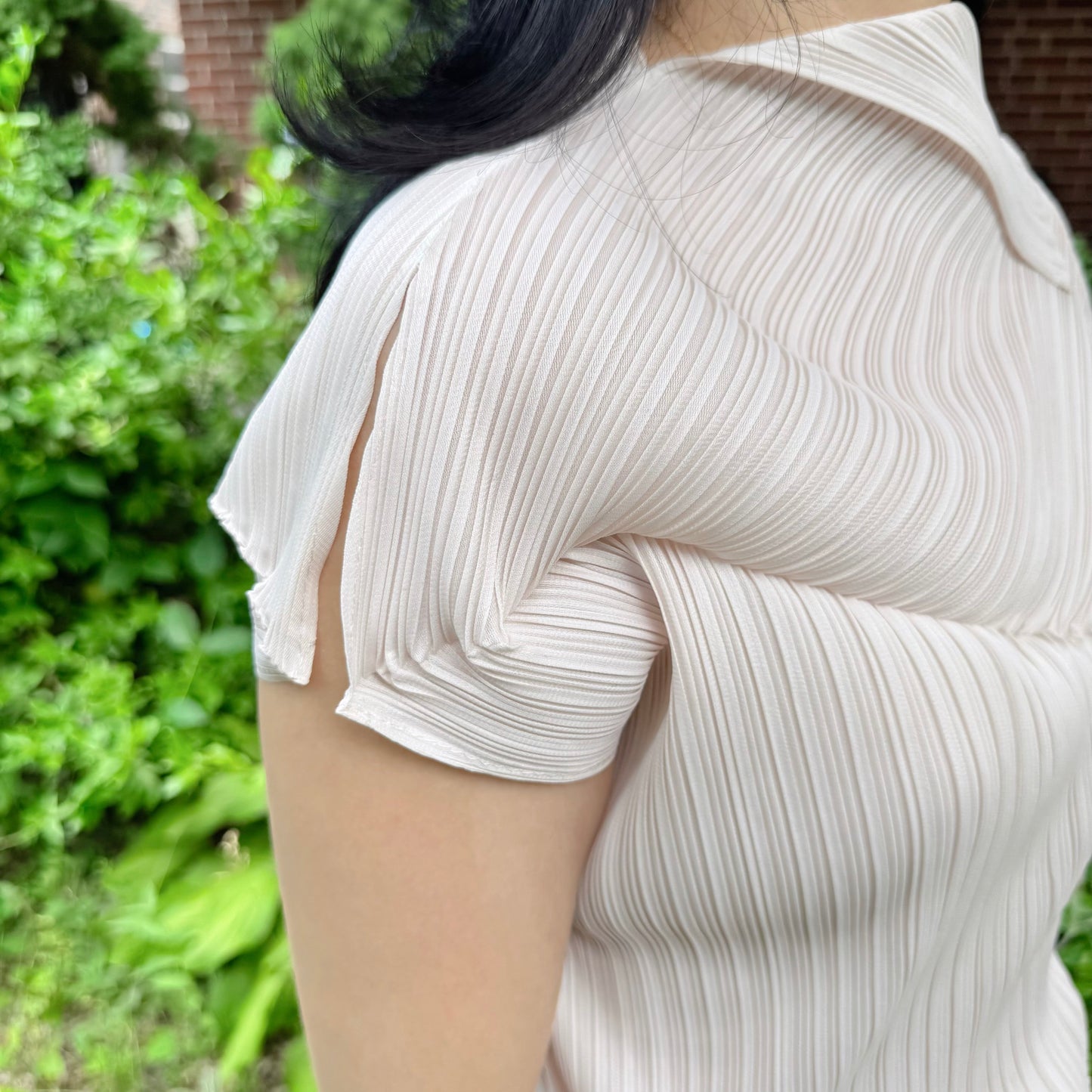 Modern Asymmetry Pleated Top (ivory, black)