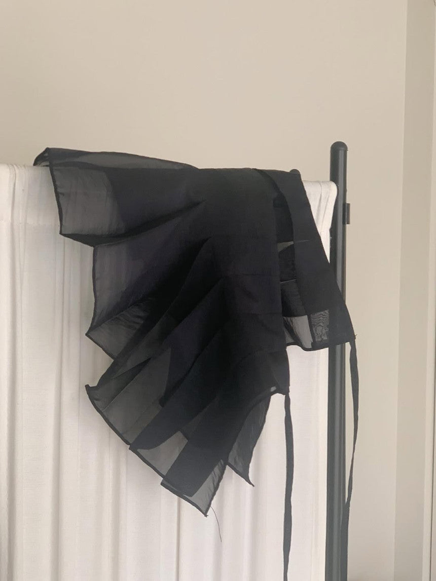 Pleated wrap skirt (navy, ivory)