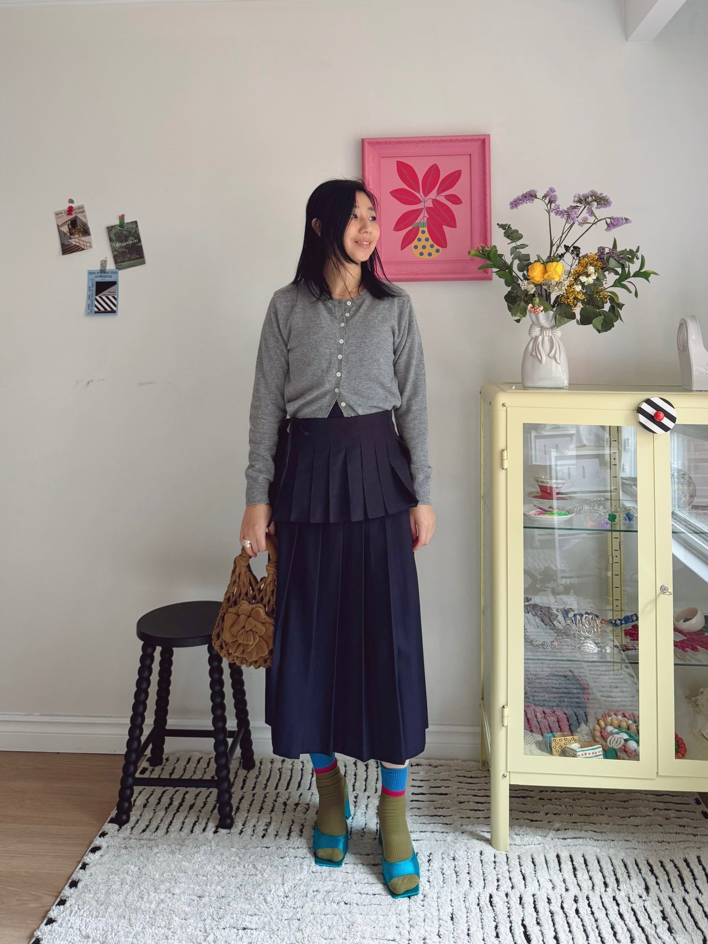 Pleated wrap skirt (navy, ivory)