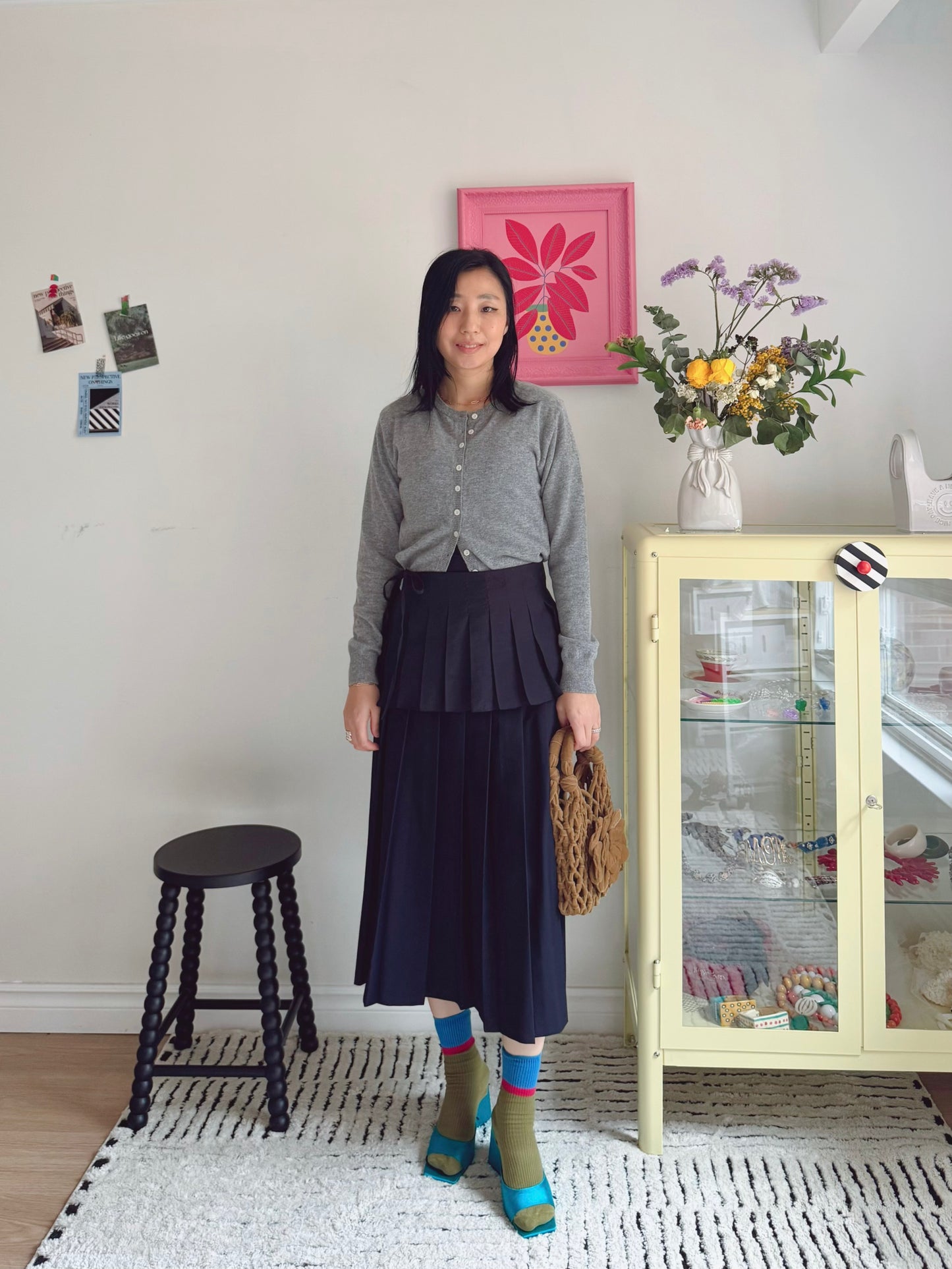 Pleated wrap skirt (navy, ivory)
