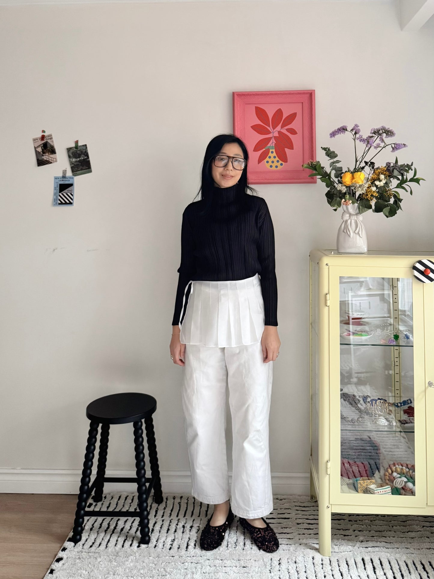 Pleated wrap skirt (navy, ivory)