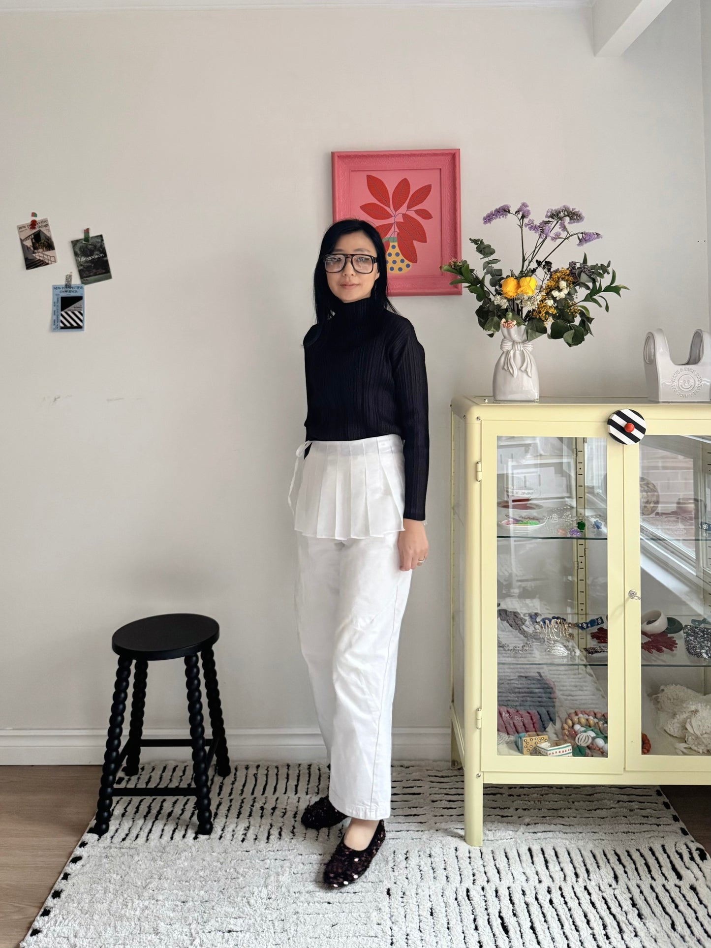 Pleated wrap skirt (navy, ivory)