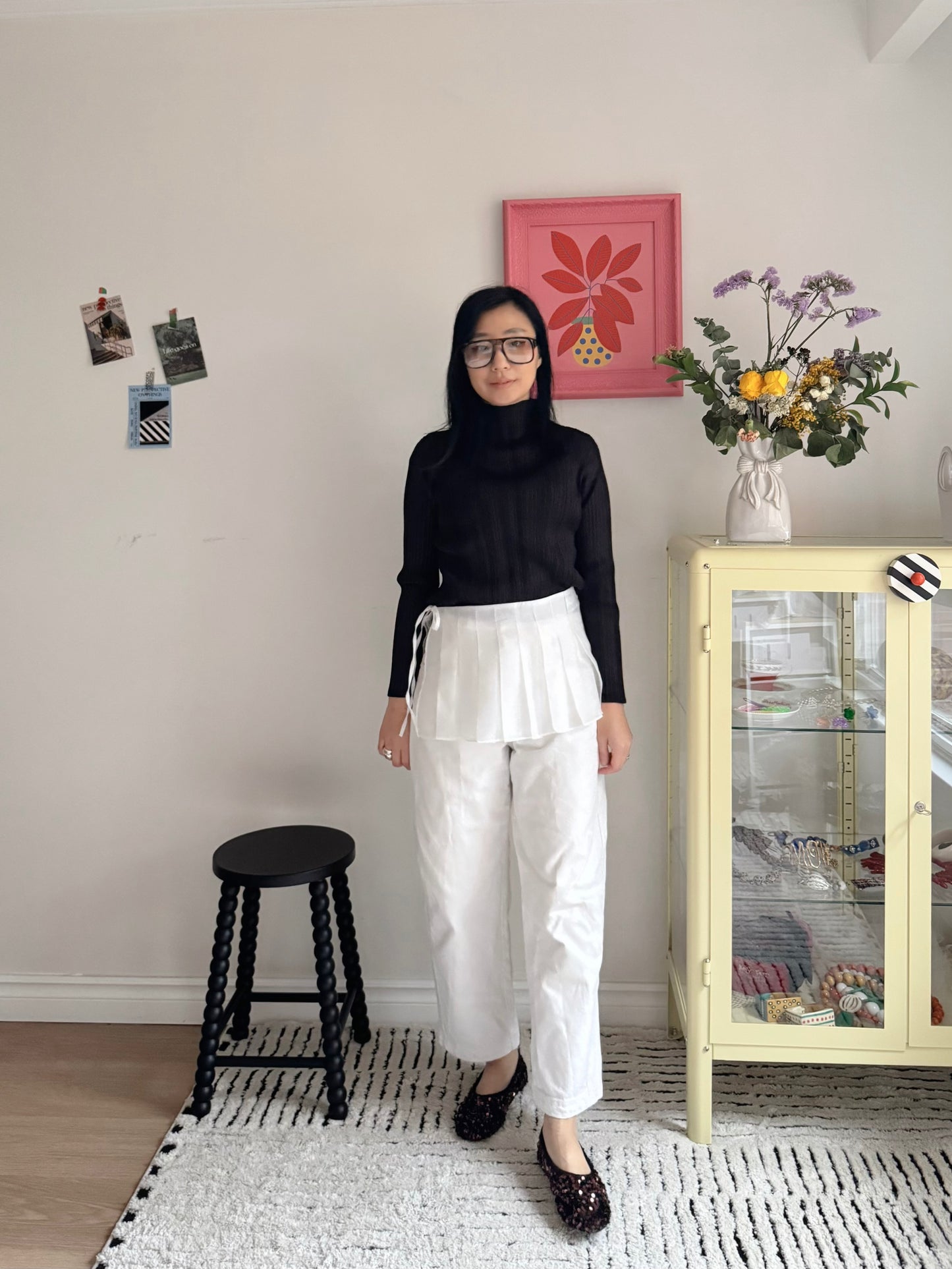 Pleated wrap skirt (navy, ivory)