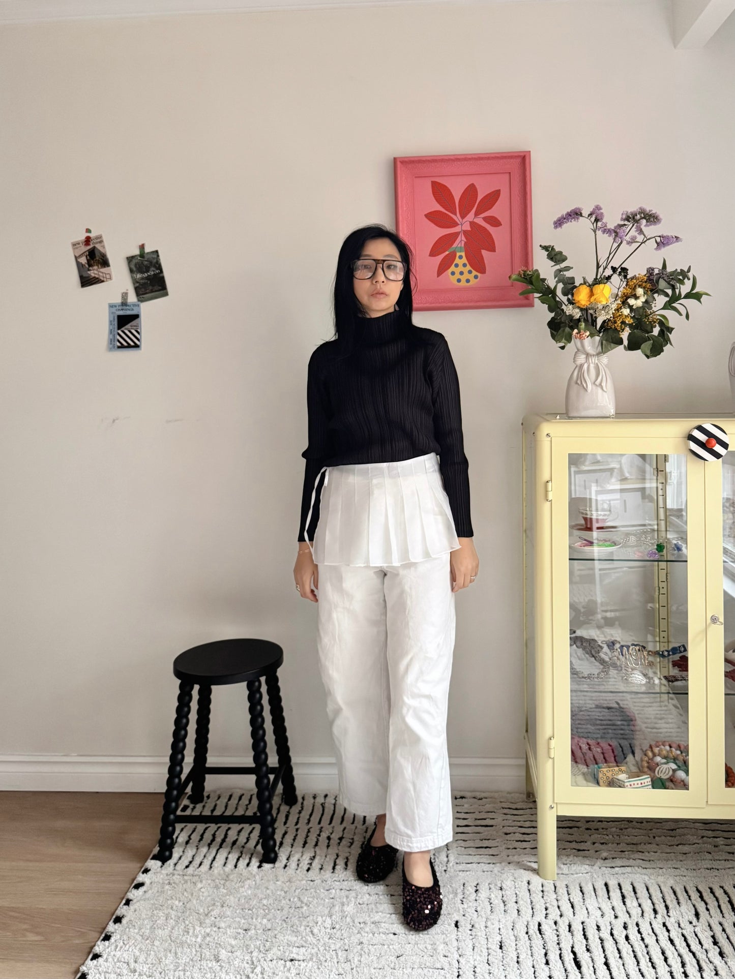 Pleated wrap skirt (navy, ivory)