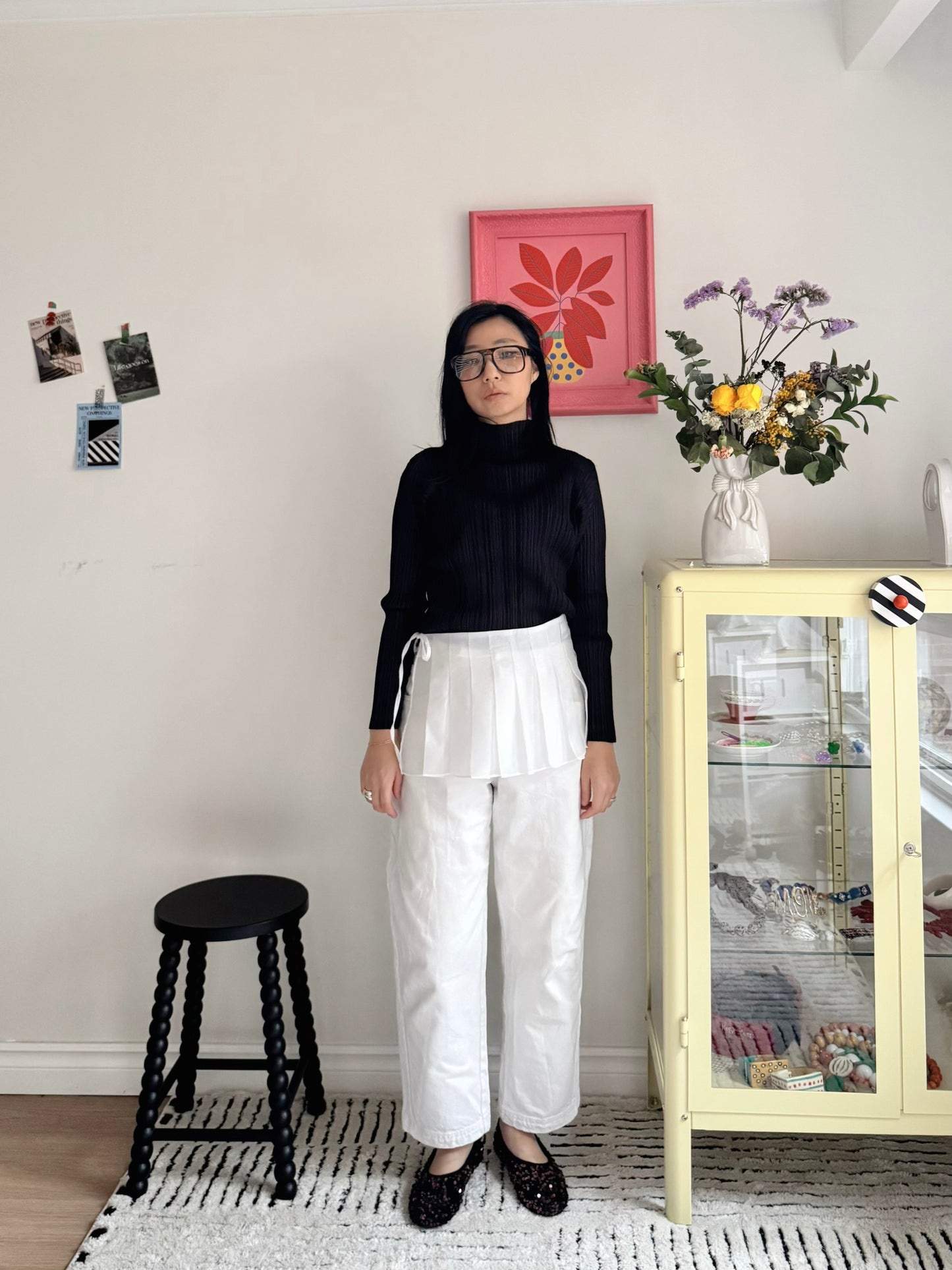 Pleated wrap skirt (navy, ivory)