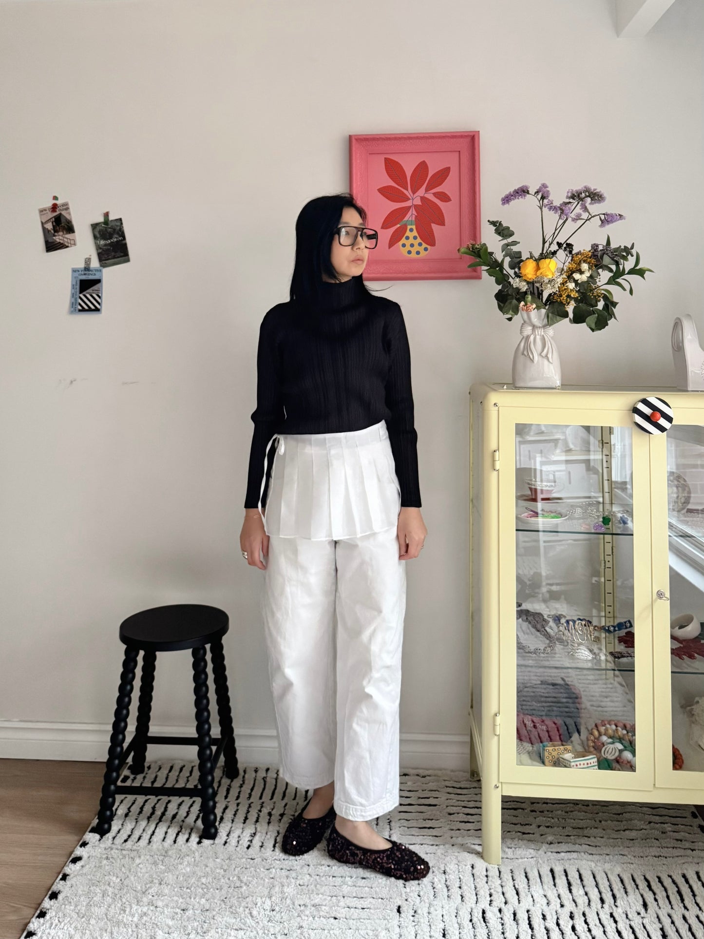 Pleated wrap skirt (navy, ivory)