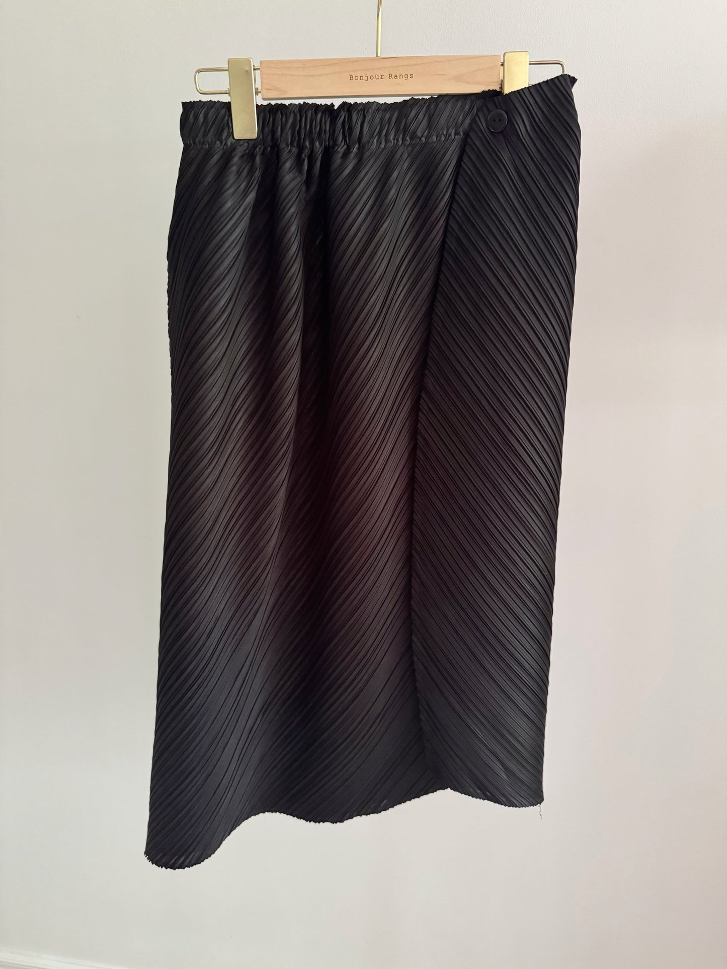 Button Wrap Pleated Midi Skirt( Silver, Black)