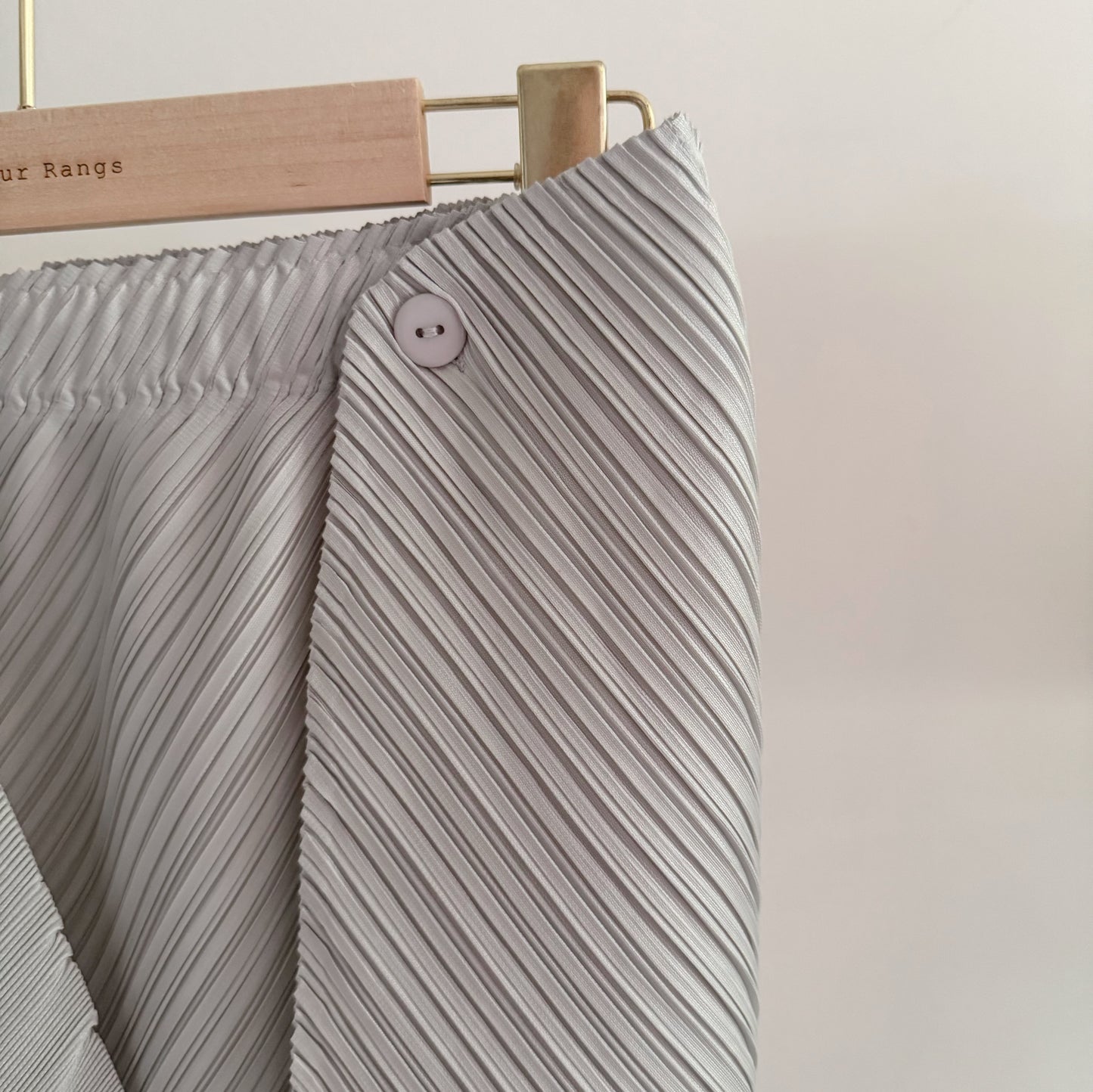 Button Wrap Pleated Midi Skirt( Silver, Black)