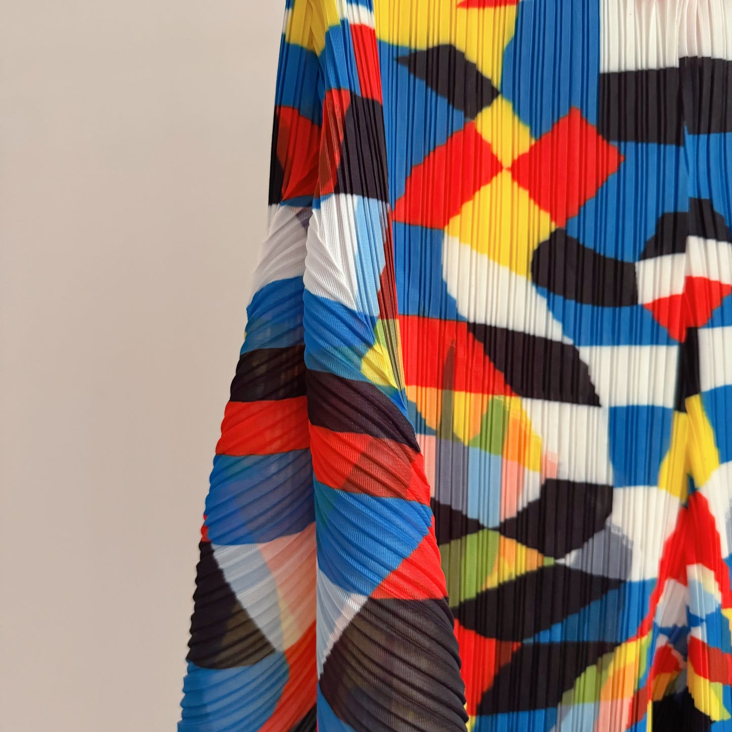 Abstract Pleated Balloon Pants