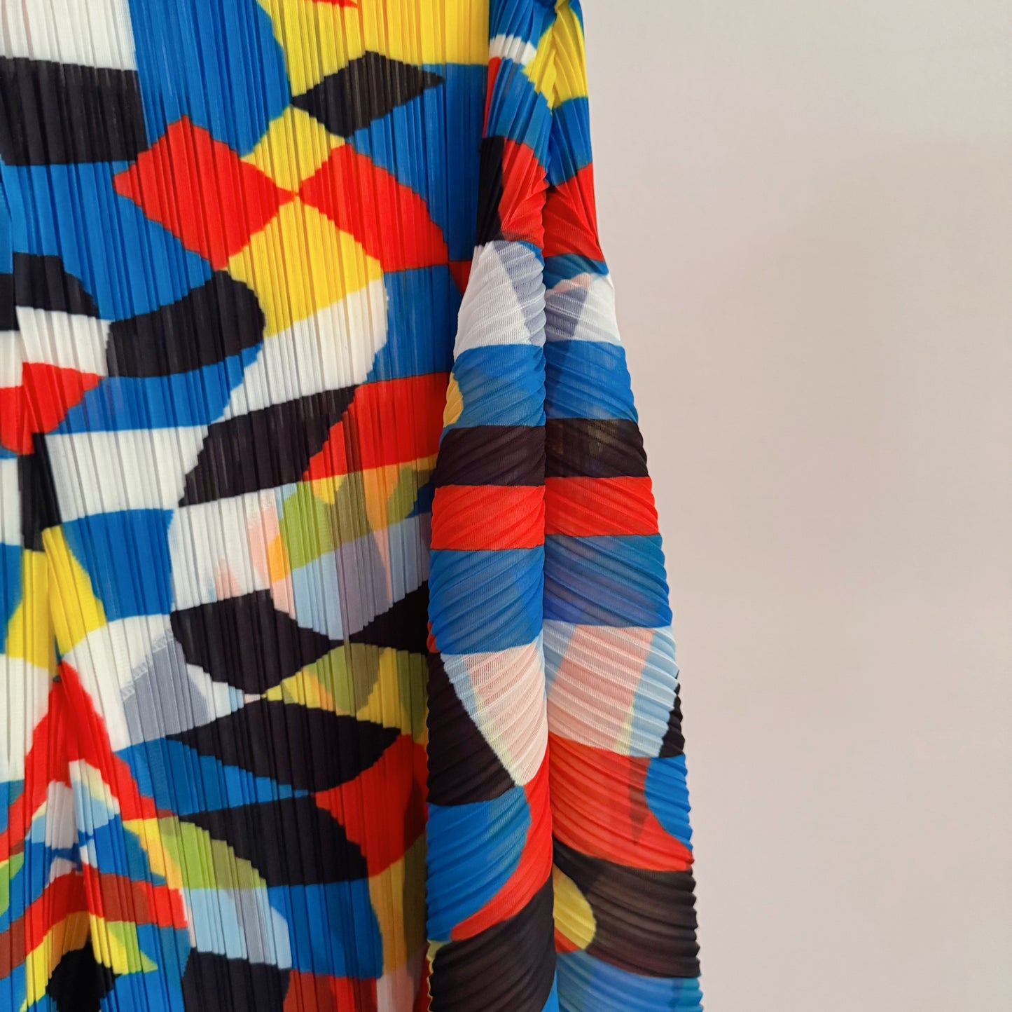Abstract Pleated Balloon Pants