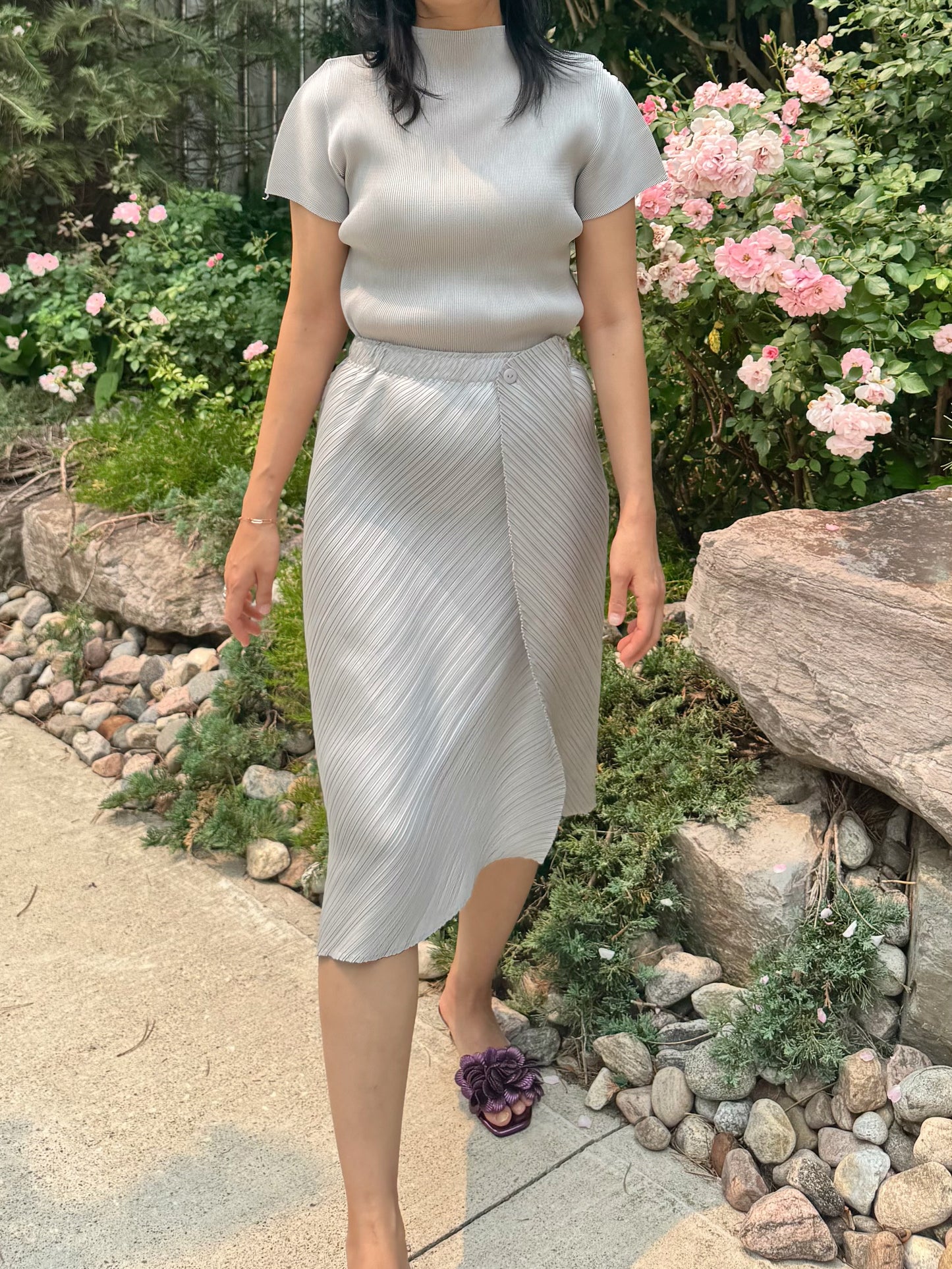 Button Wrap Pleated Midi Skirt( Silver, Black)