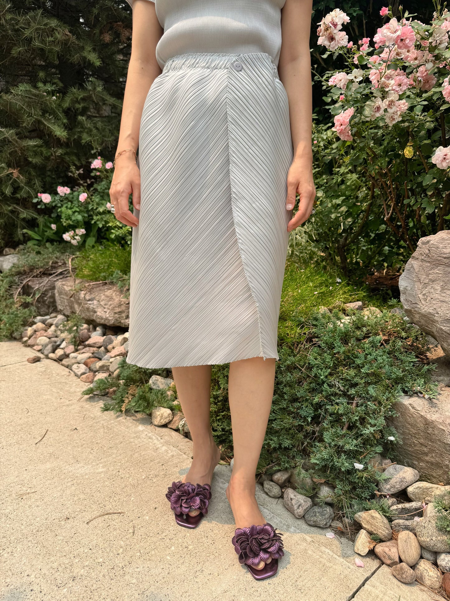 Button Wrap Pleated Midi Skirt( Silver, Black)