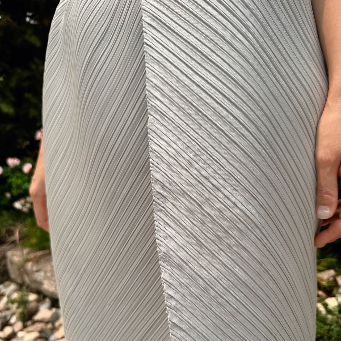 Button Wrap Pleated Midi Skirt( Silver, Black)