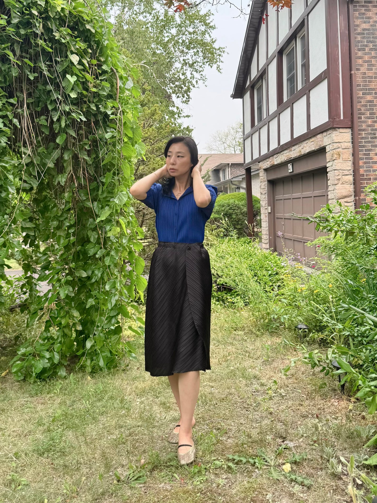 Button Wrap Pleated Midi Skirt( Silver, Black)