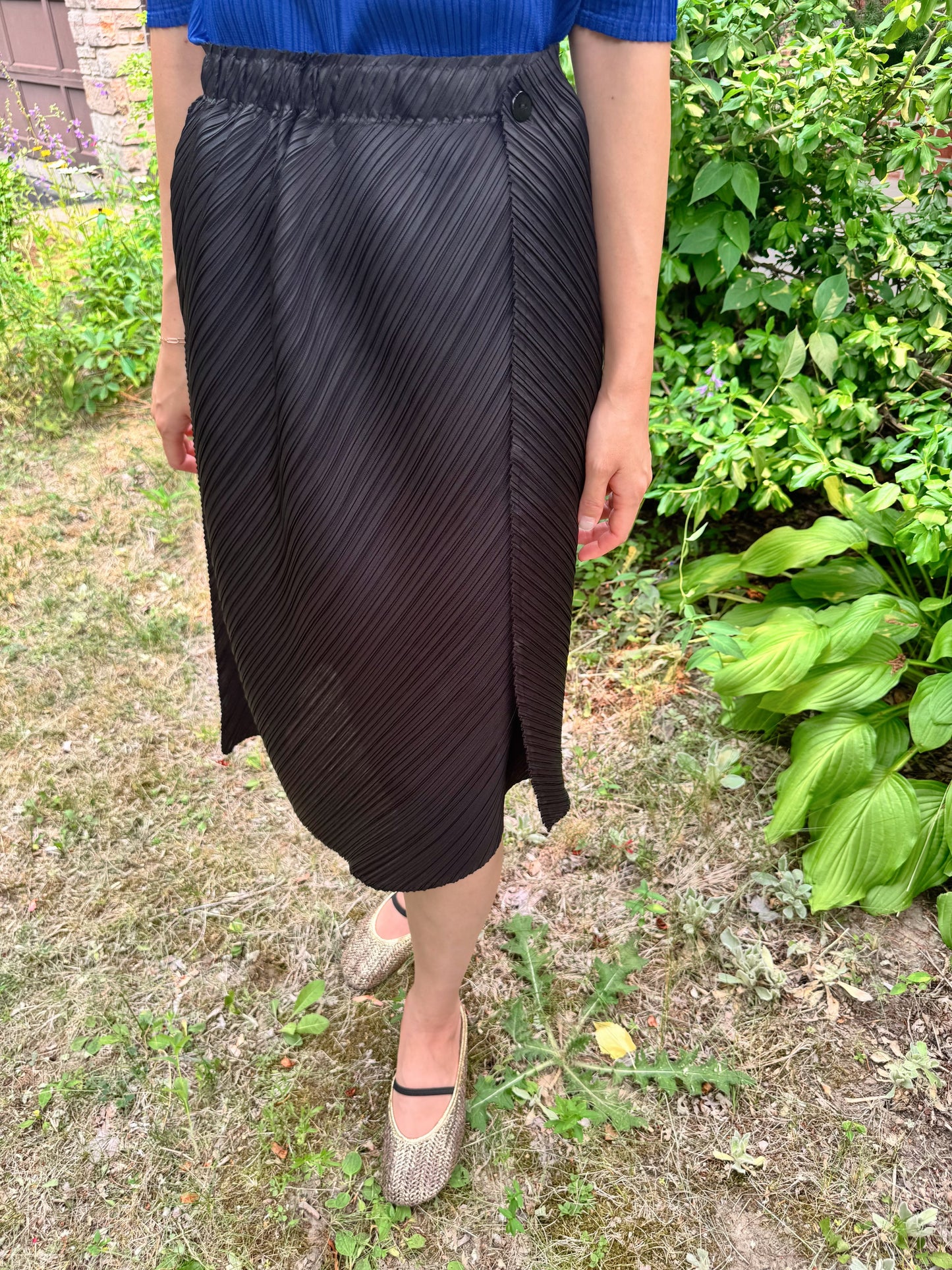 Button Wrap Pleated Midi Skirt( Silver, Black)