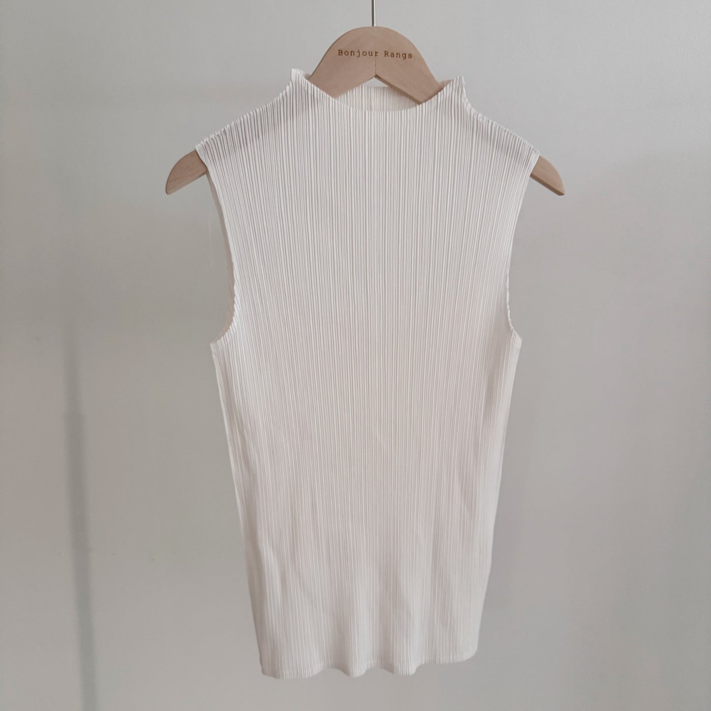 Glow Pleated Mock Neck Sleeveless Top(brick, ivory)