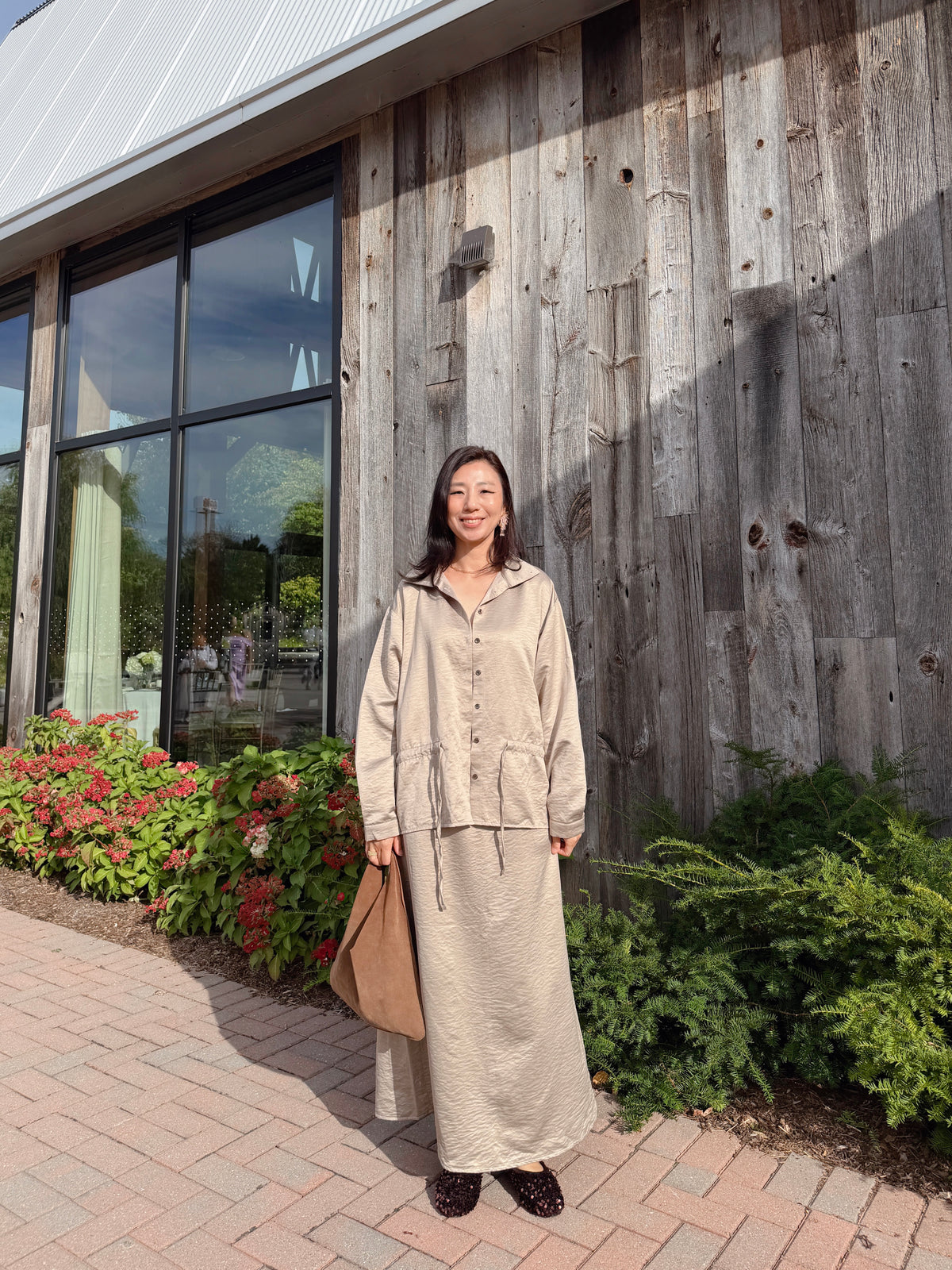 CRINKLE BUTTON BLOUSE (Beige, Charcoal)
