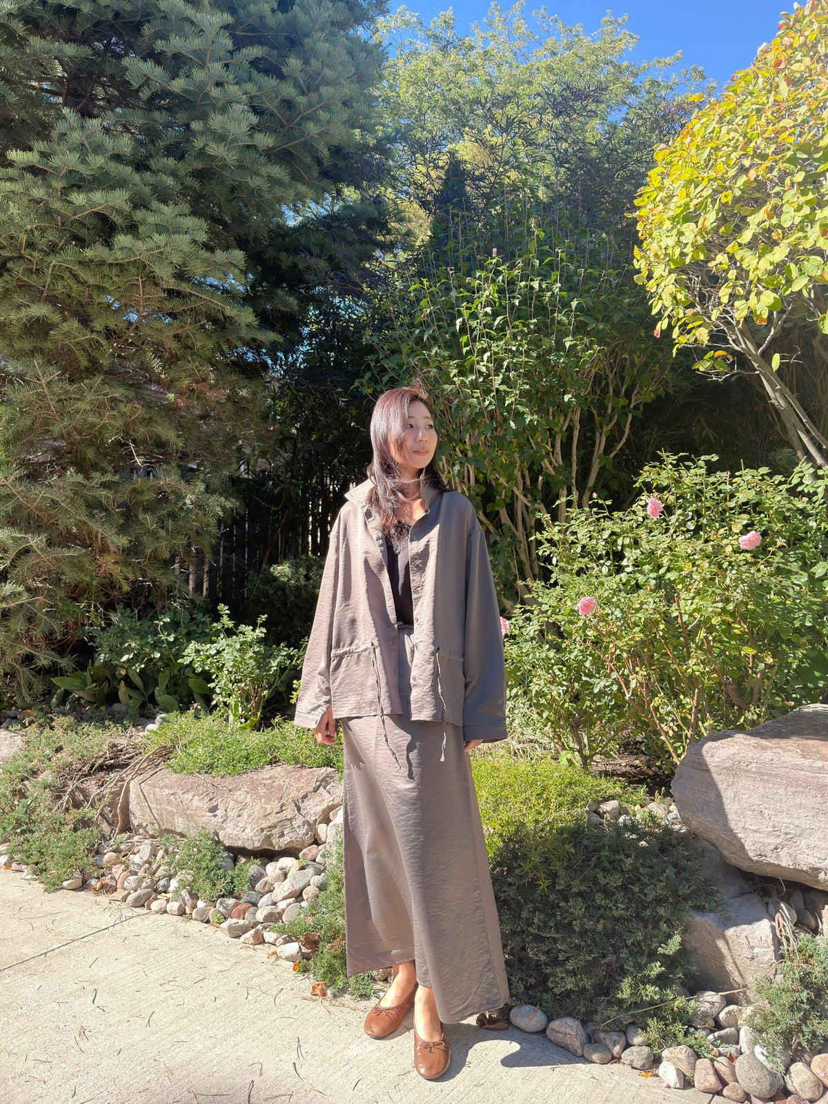 CRINKLE DRAWSTRING LONG SKIRT(Beige, Charcoal)