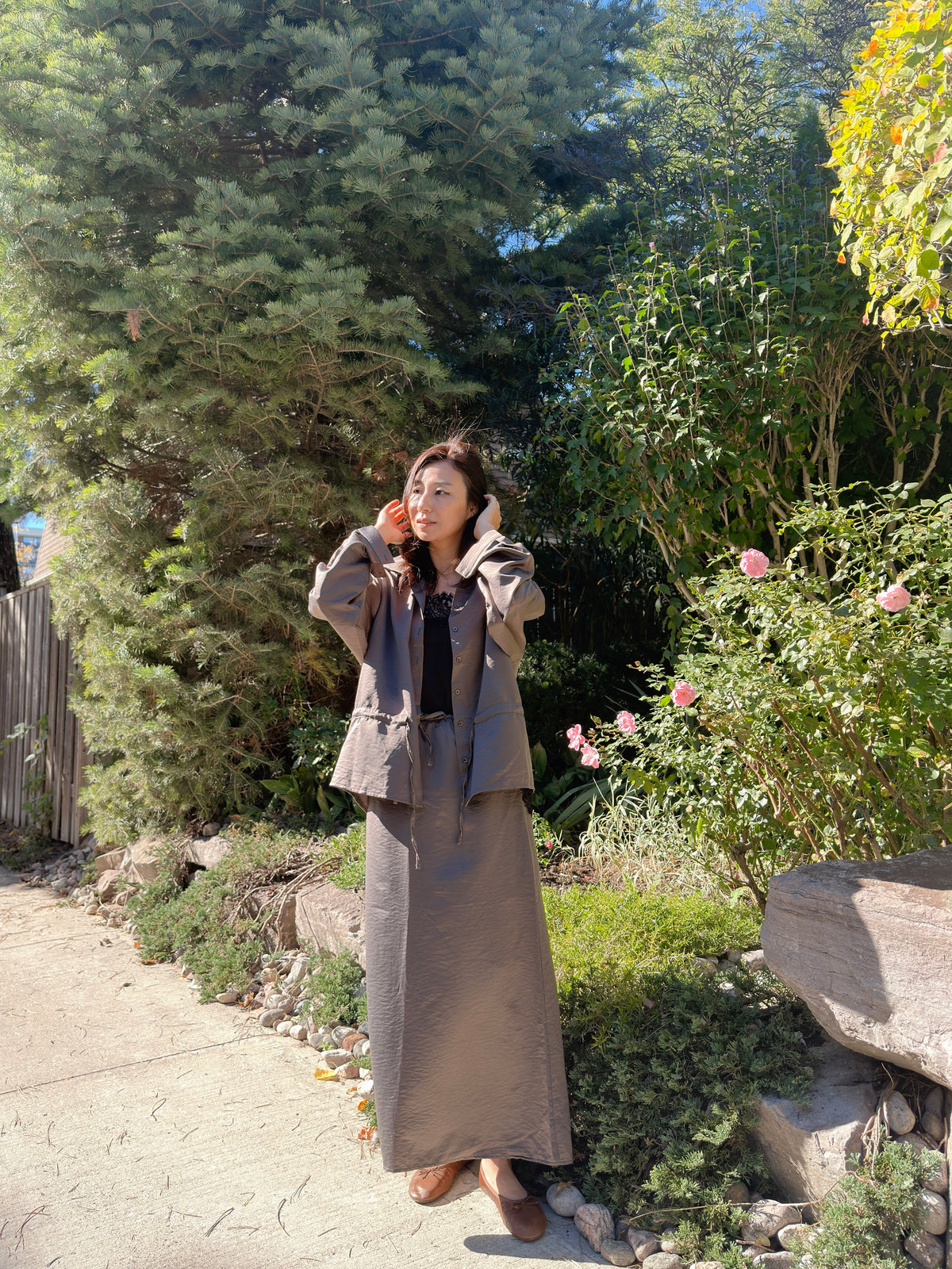 CRINKLE DRAWSTRING LONG SKIRT(Beige, Charcoal)