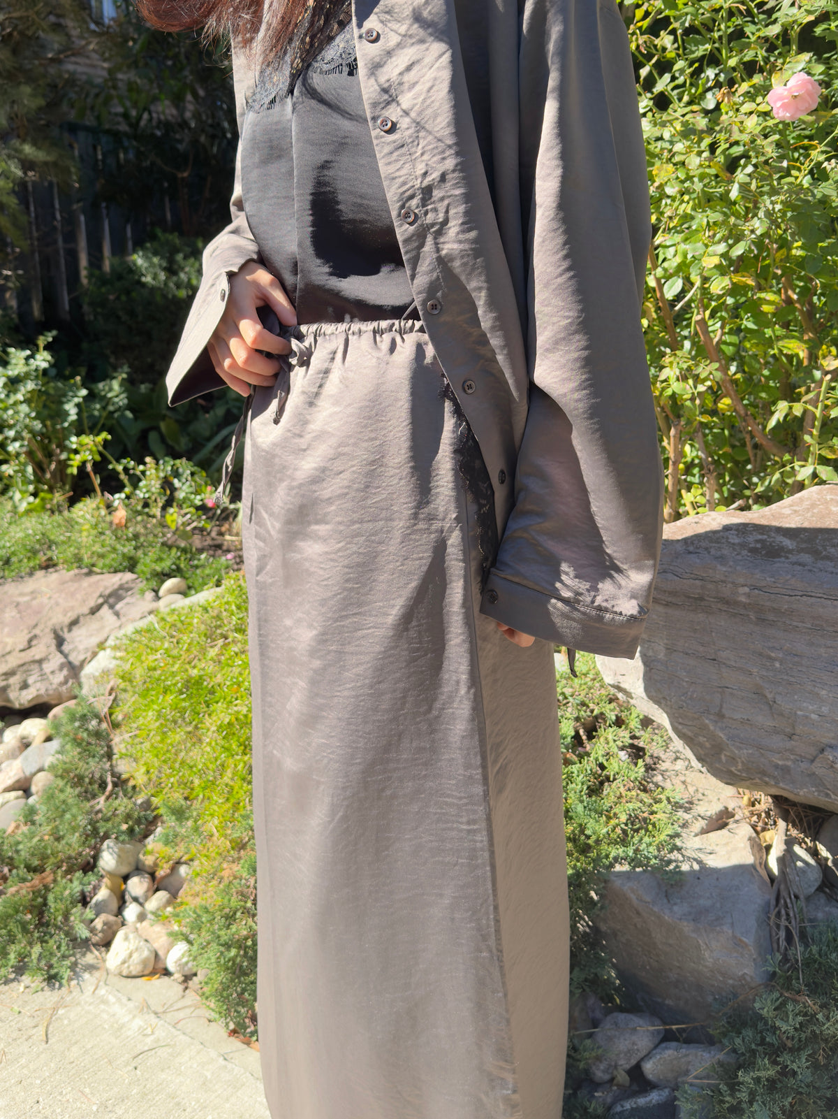 CRINKLE DRAWSTRING LONG SKIRT(Beige, Charcoal)