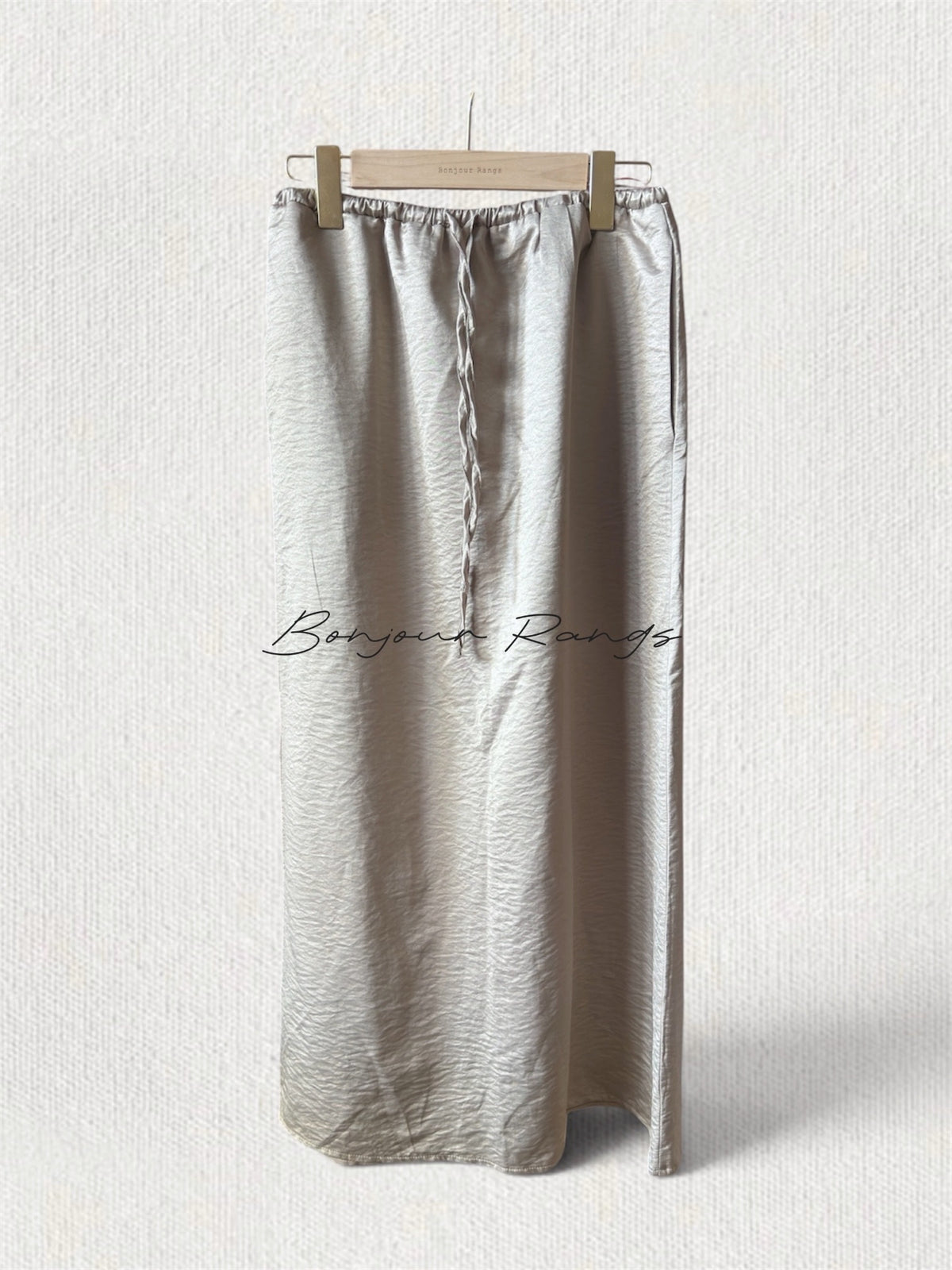 CRINKLE DRAWSTRING LONG SKIRT(Beige, Charcoal)