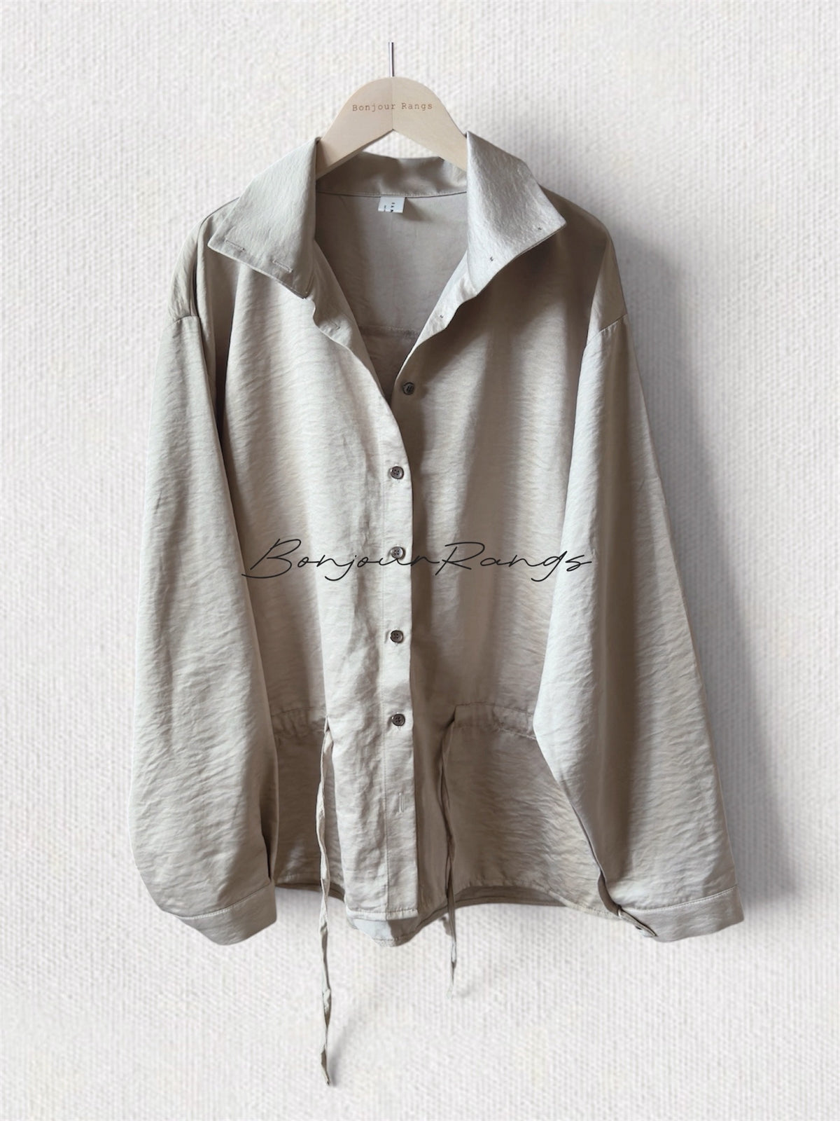 CRINKLE BUTTON BLOUSE (Beige, Charcoal)