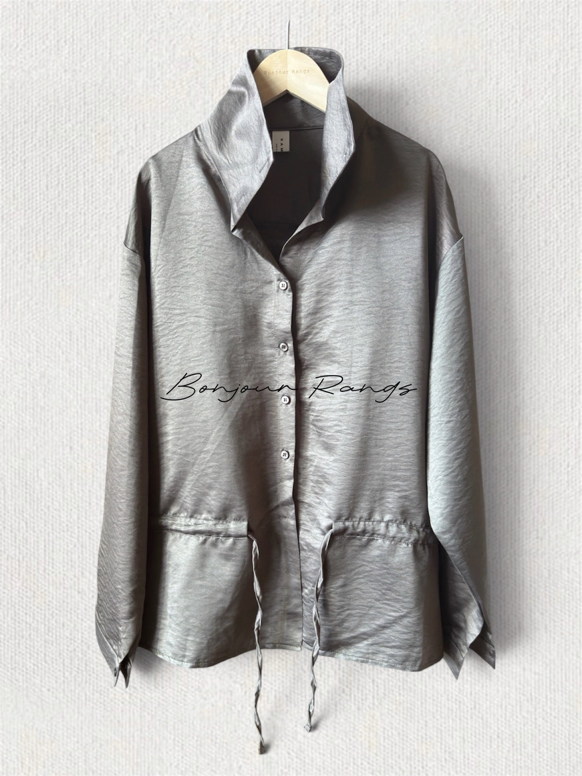 CRINKLE BUTTON BLOUSE (Beige, Charcoal)