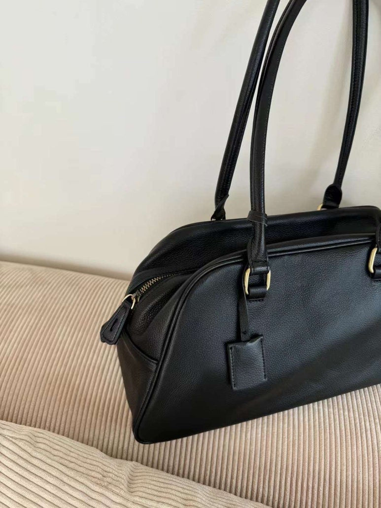 LEATHER SHOULDER BAG (brown, black)