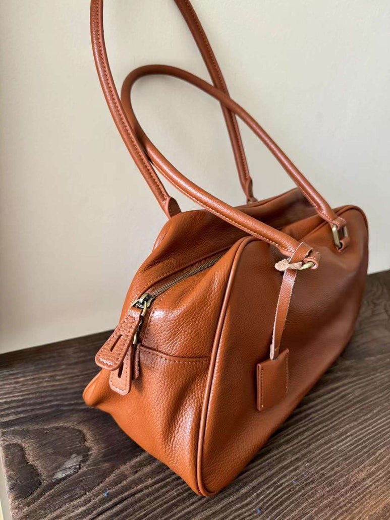 LEATHER SHOULDER BAG (brown, black)