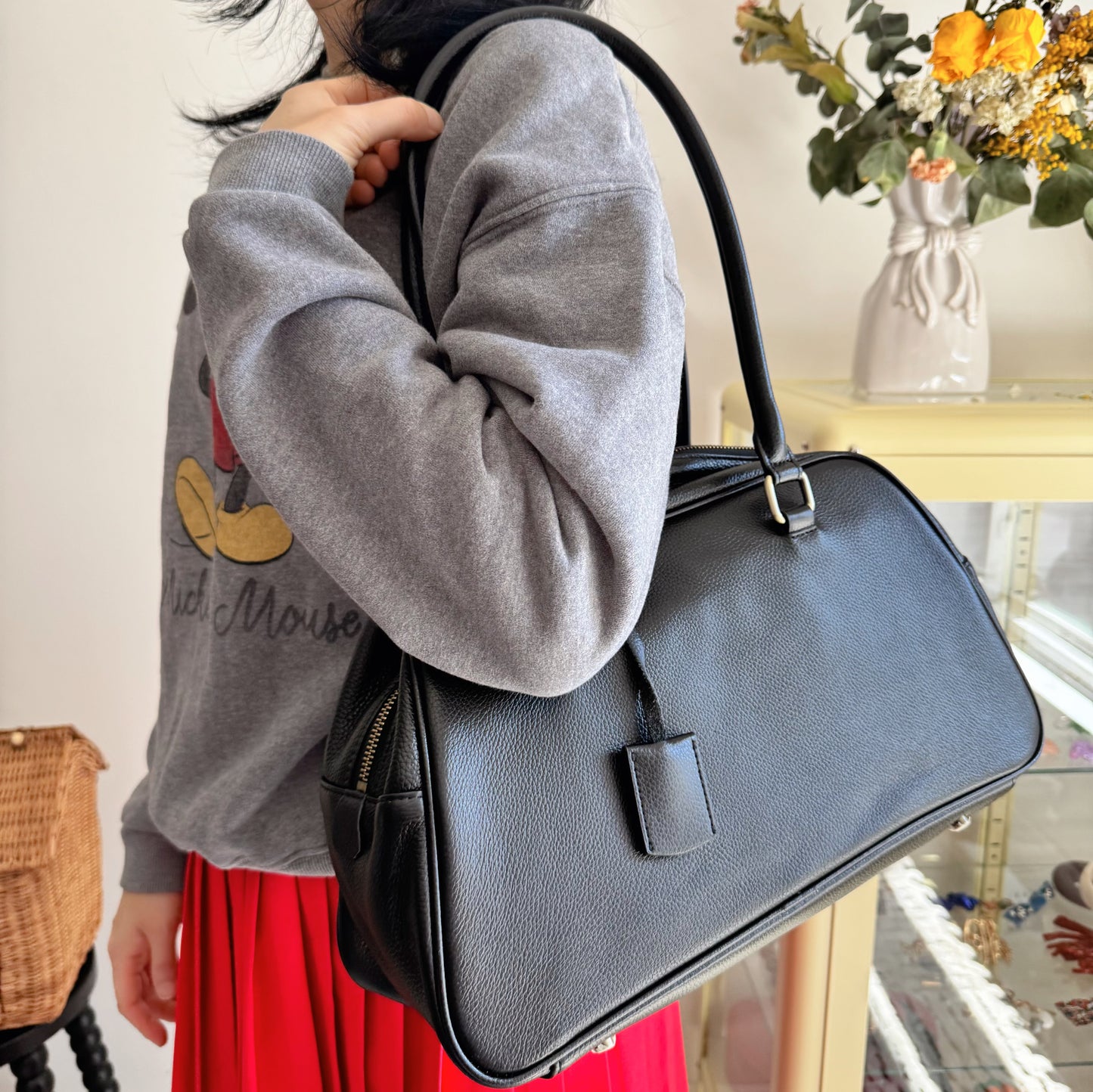 LEATHER SHOULDER BAG (brown, black)