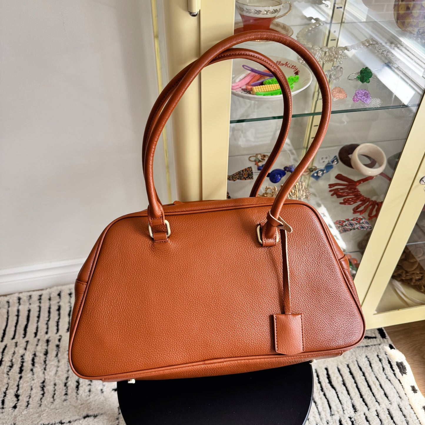 LEATHER SHOULDER BAG (brown, black)