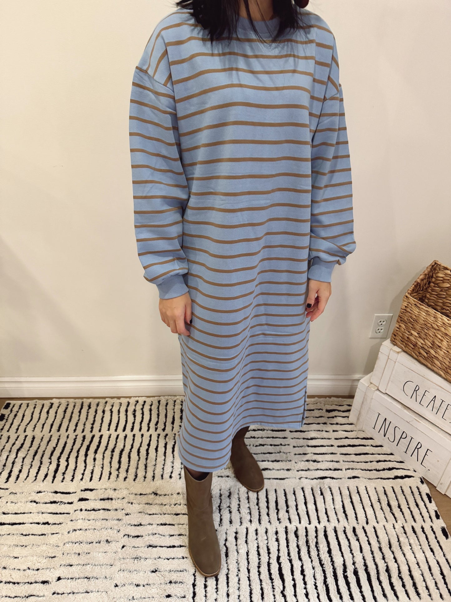 Striped long dress (ivory, blue)