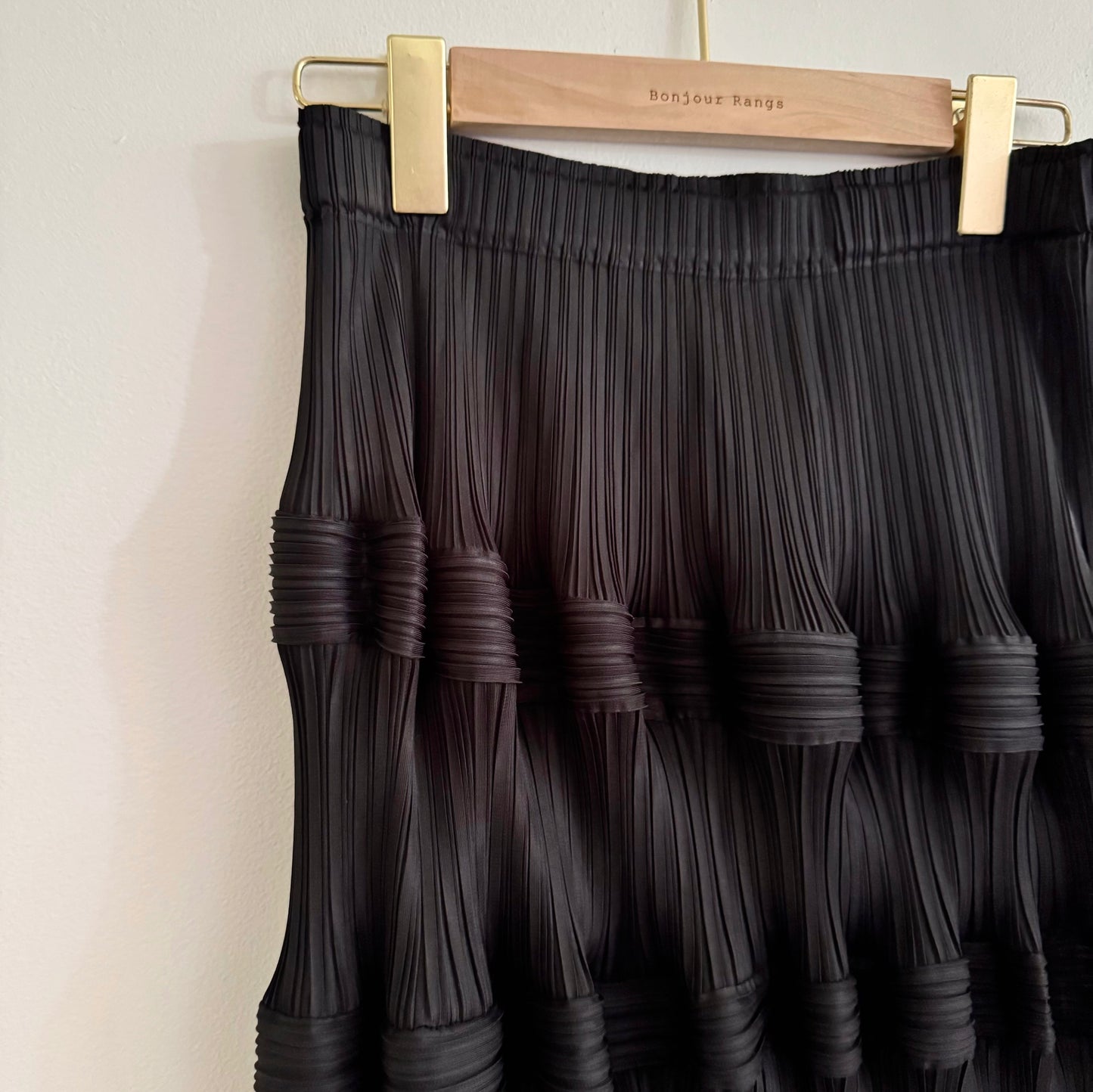 Wave Pleats Maxi Skirt