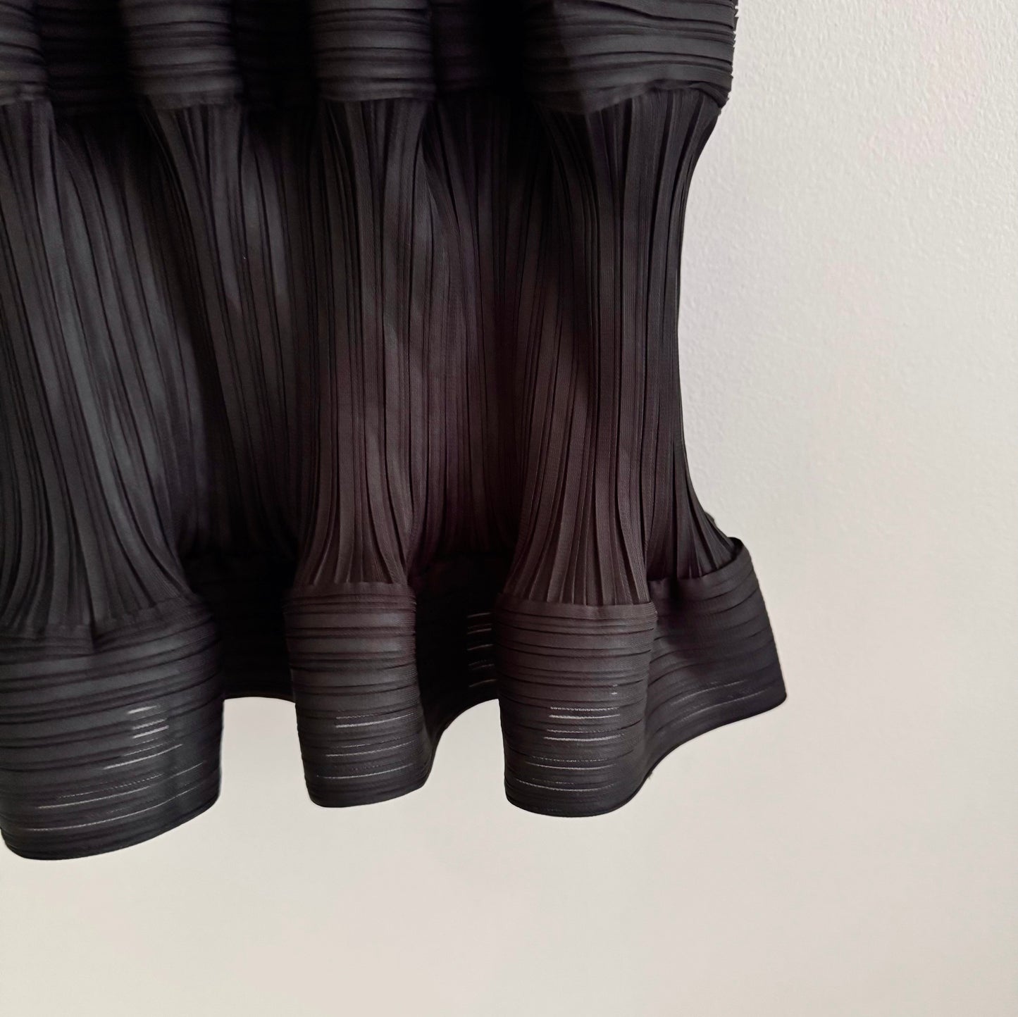 Wave Pleats Maxi Skirt