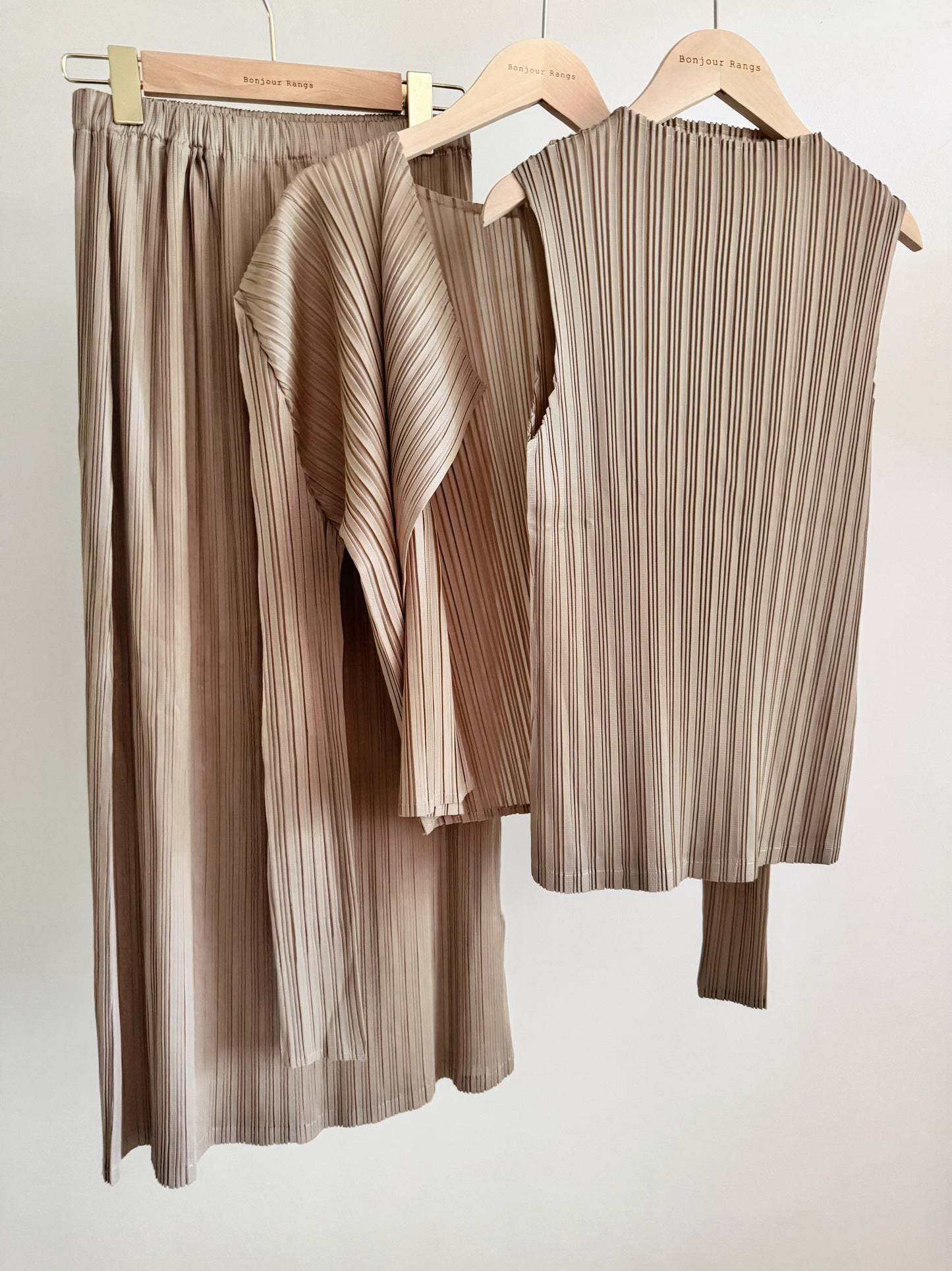 Pleated 3-Piece Set(brown,beige, ivory )