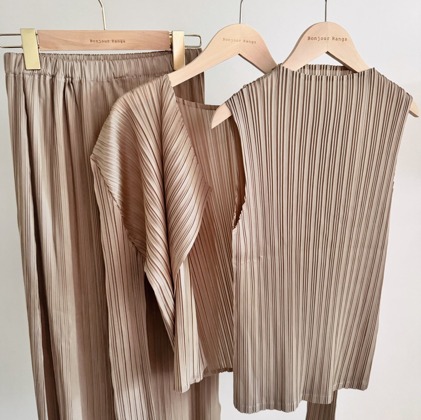Pleated 3-Piece Set(brown,beige, ivory )