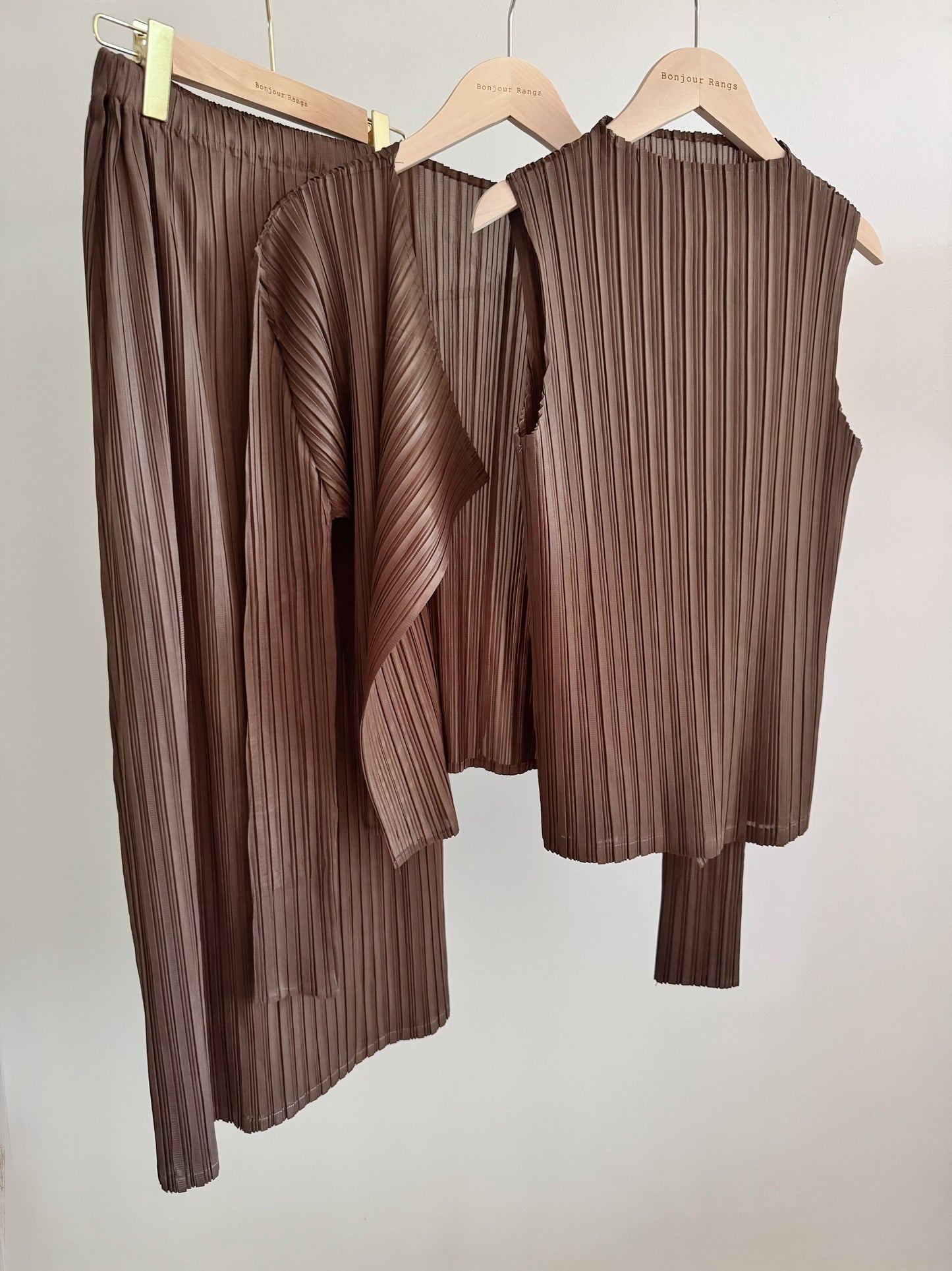 Pleated 3-Piece Set(brown,beige, ivory )