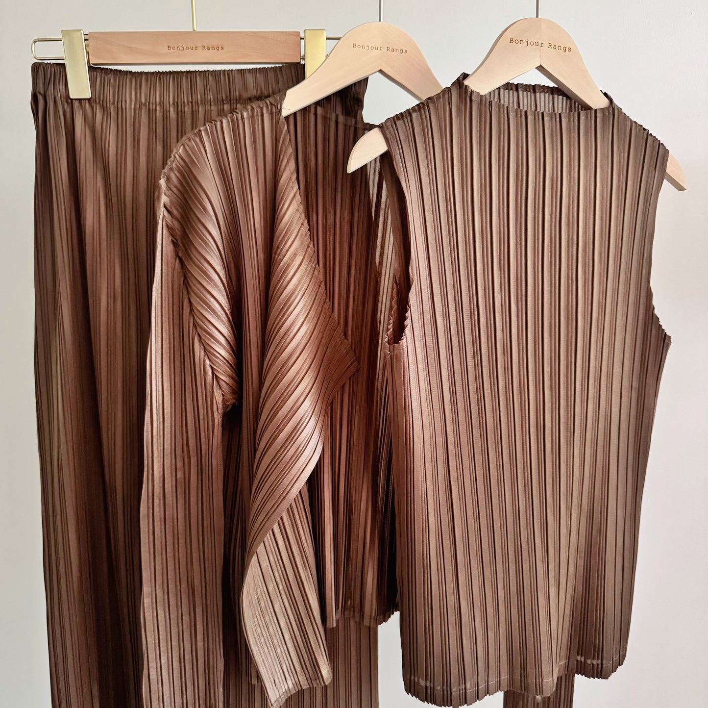 Pleated 3-Piece Set(brown,beige, ivory )