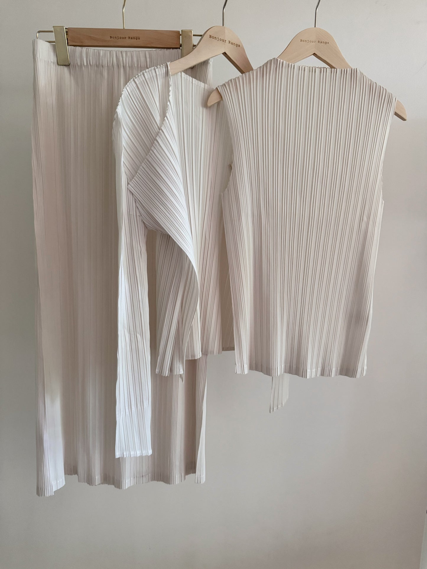 Pleated 3-Piece Set(brown,beige, ivory )
