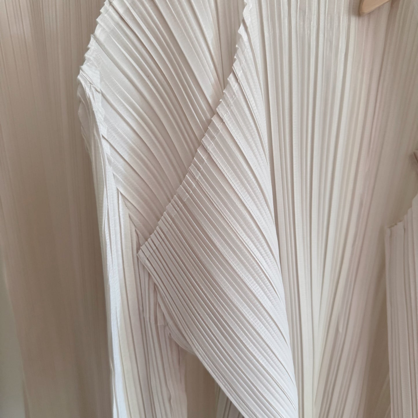 Pleated 3-Piece Set(brown,beige, ivory )