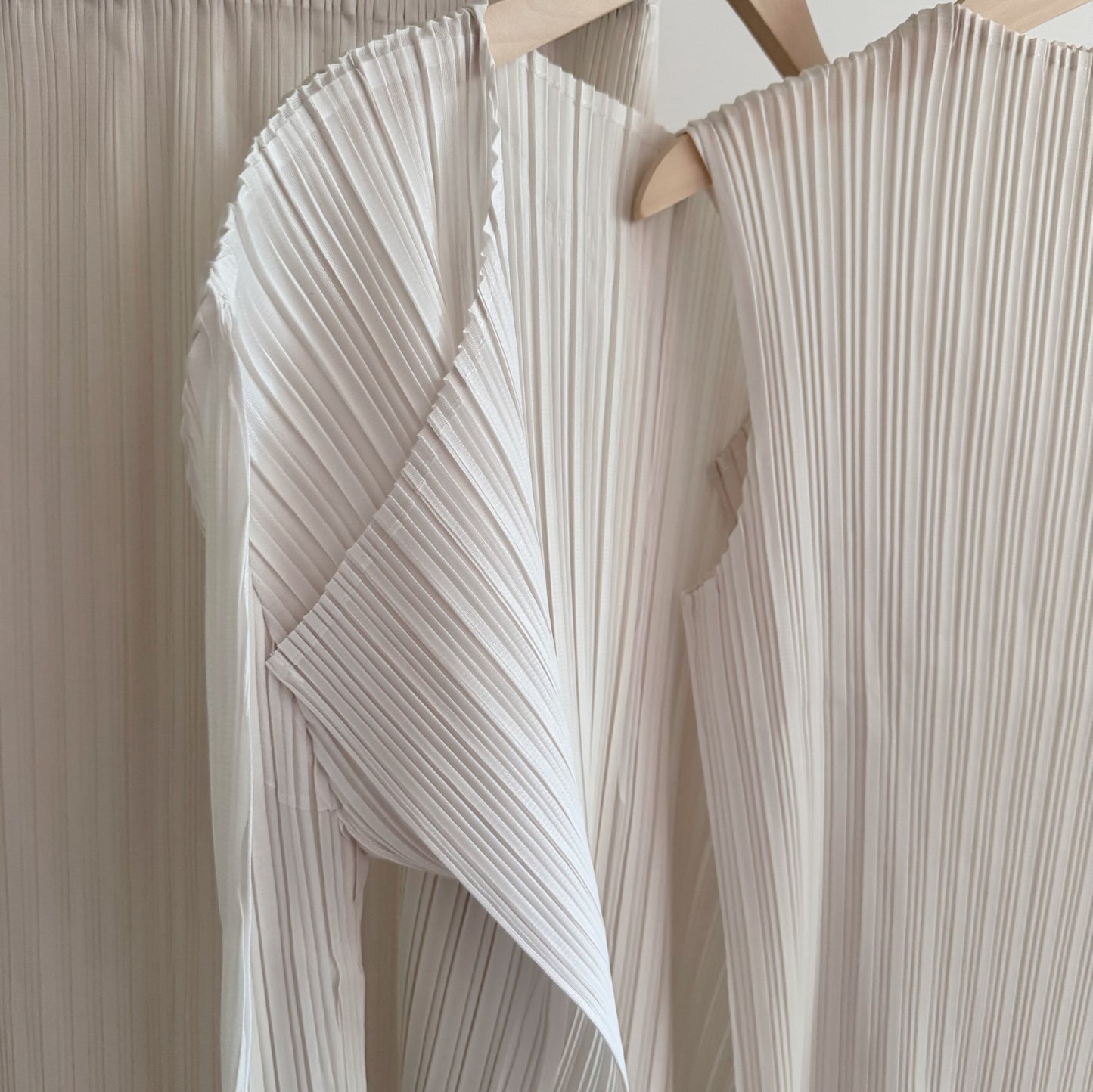 Pleated 3-Piece Set(brown,beige, ivory )