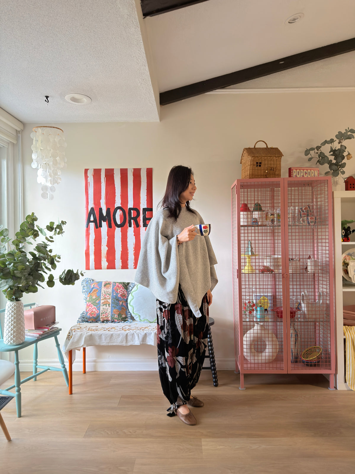 SUPER FINE WOOL PONCHO (Gray, Black)