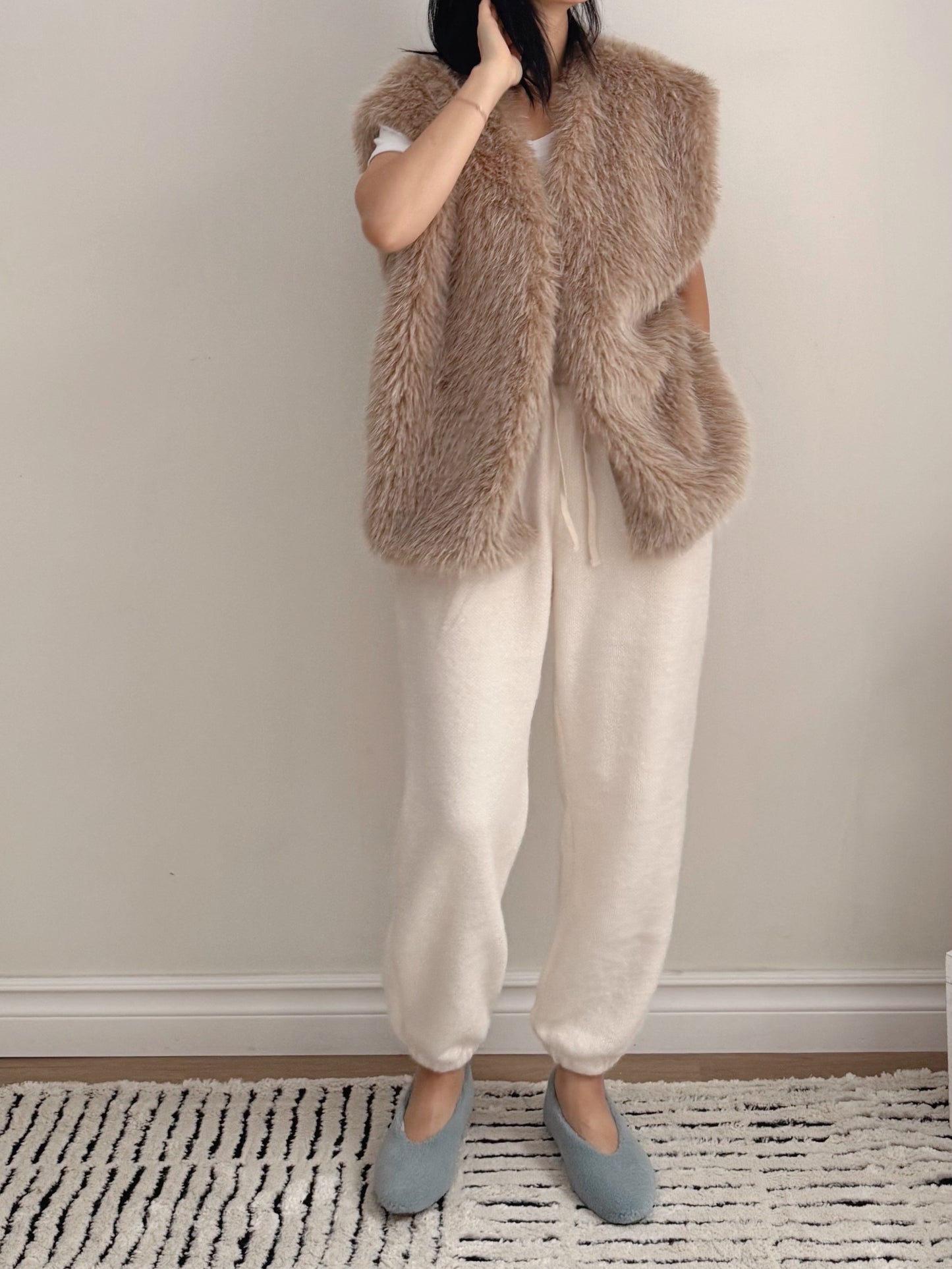 Moncher Fur Vest( ivory, beige)