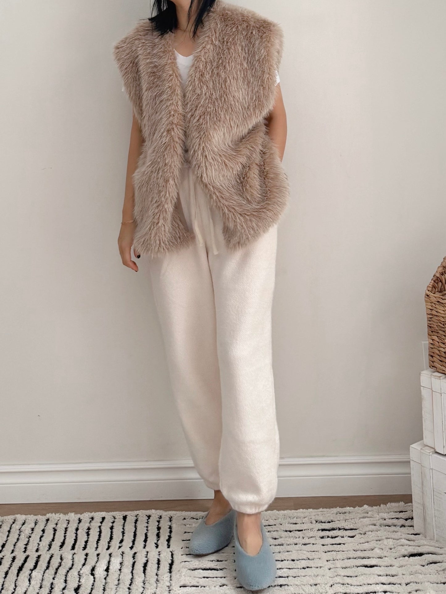 Moncher Fur Vest( ivory, beige)