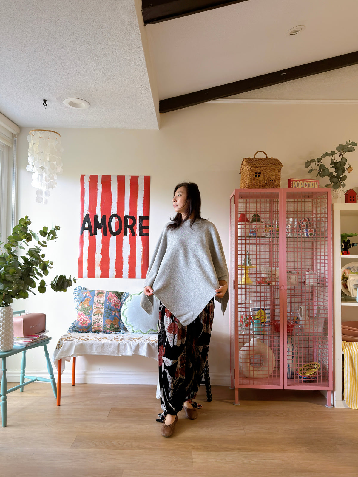 SUPER FINE WOOL PONCHO (Gray, Black)