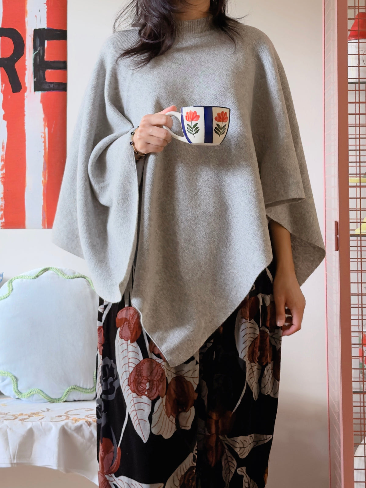 SUPER FINE WOOL PONCHO (Gray, Black)